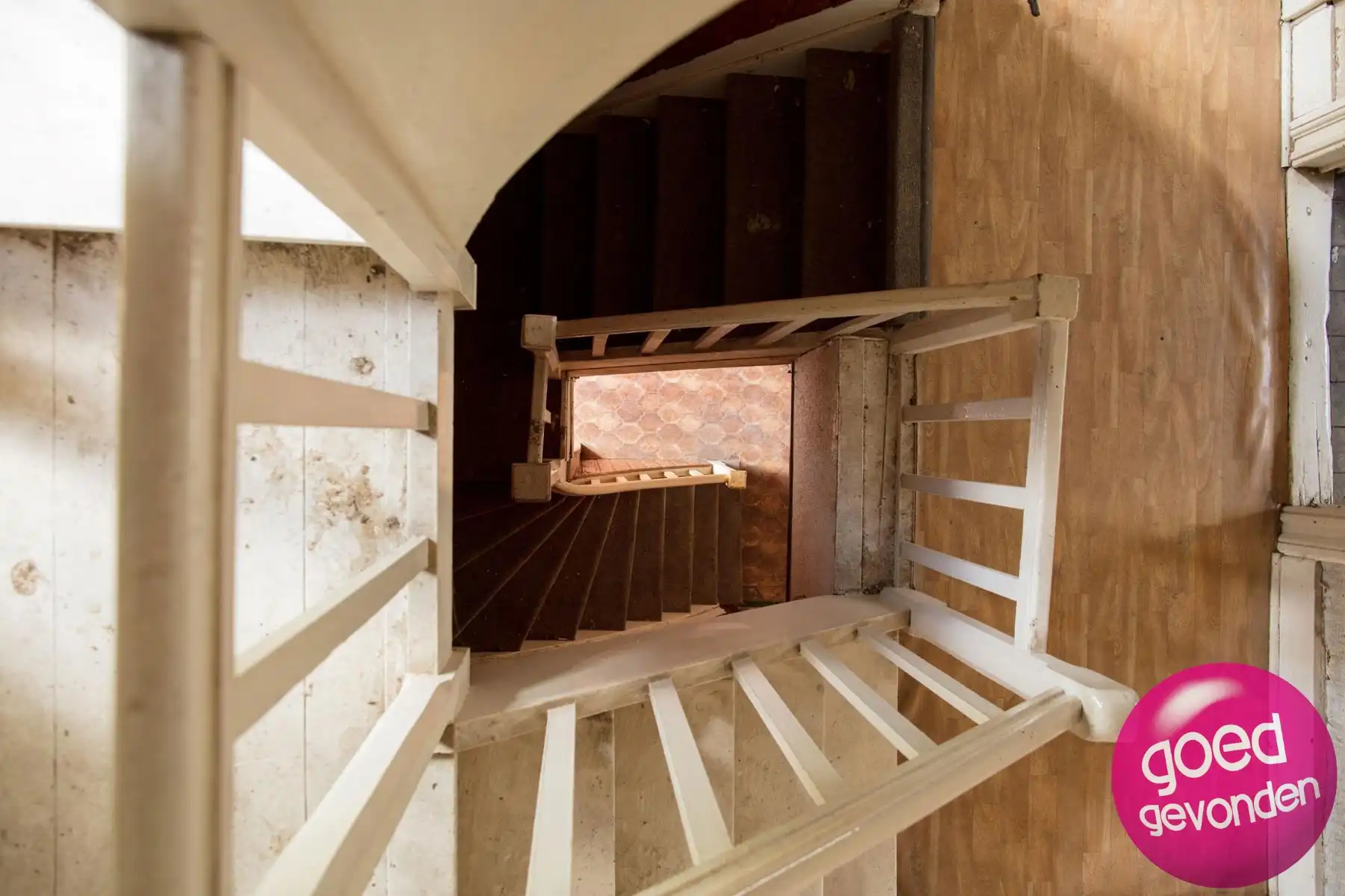 Authentieke begijnenwoning + bouwperceel met 6 garageboxen foto 20