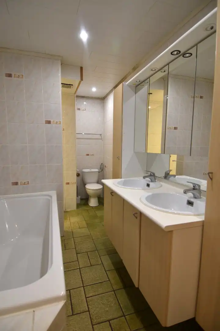 Stevige gezinswoning met 3 slaapkamers, tuin, garage én uitstekende bereikbaarheid te koop in Wevelgem foto 9