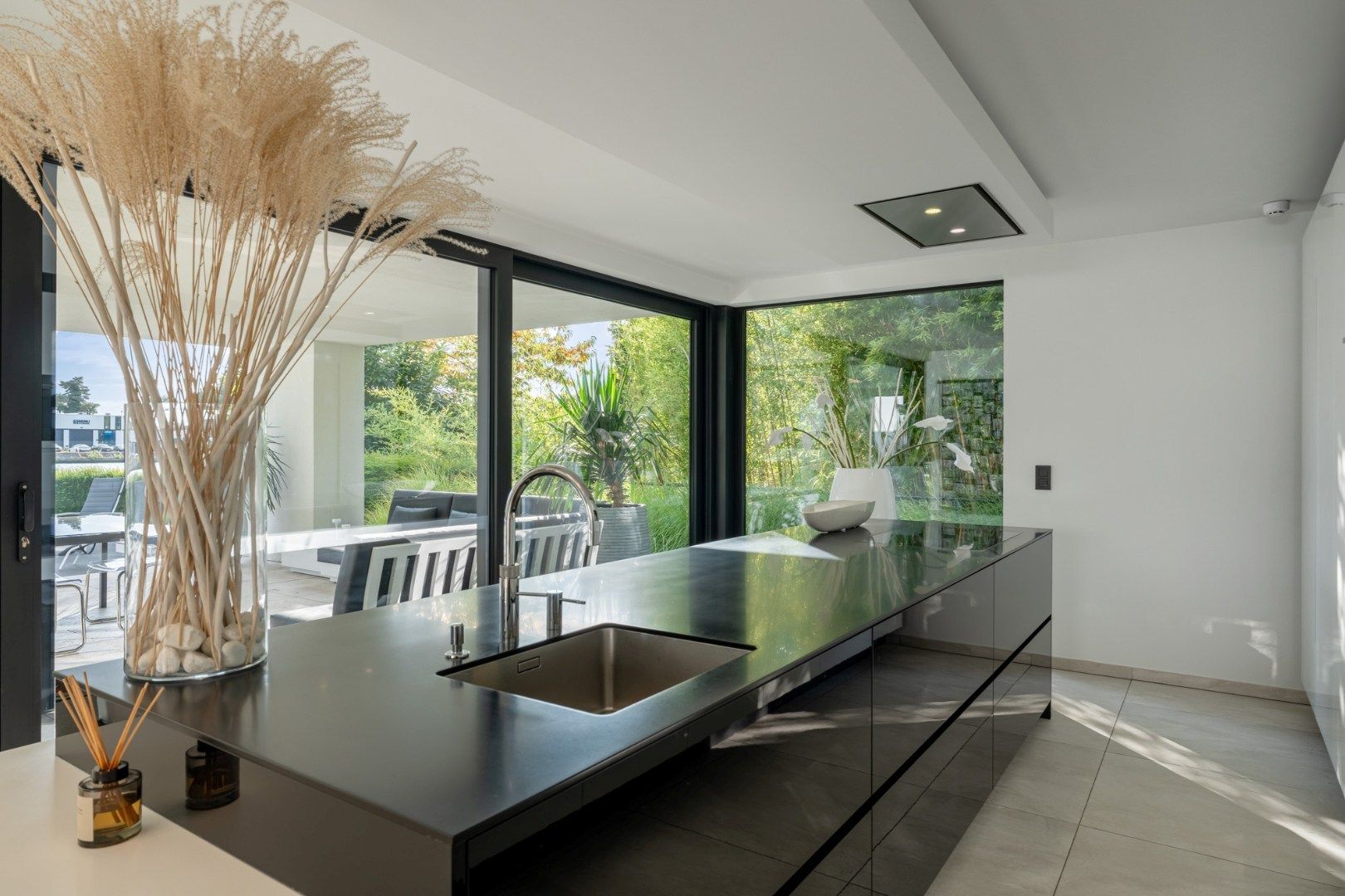 Unieke designvilla met zwembad en panoramisch uitzicht op het Albertkanaal foto 10