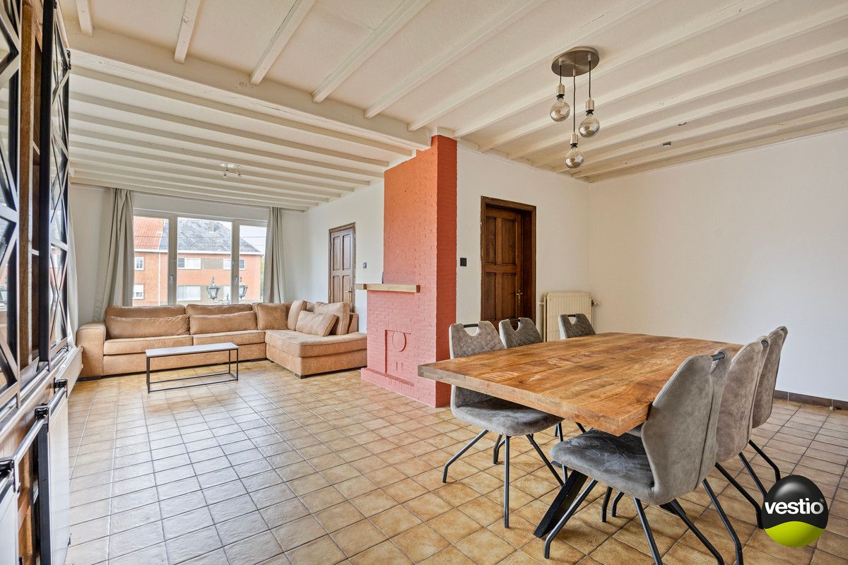 RUSTIG GELEGEN SPLIT LEVEL WONING OP 21A10CA TE KORTESSEM. foto 4