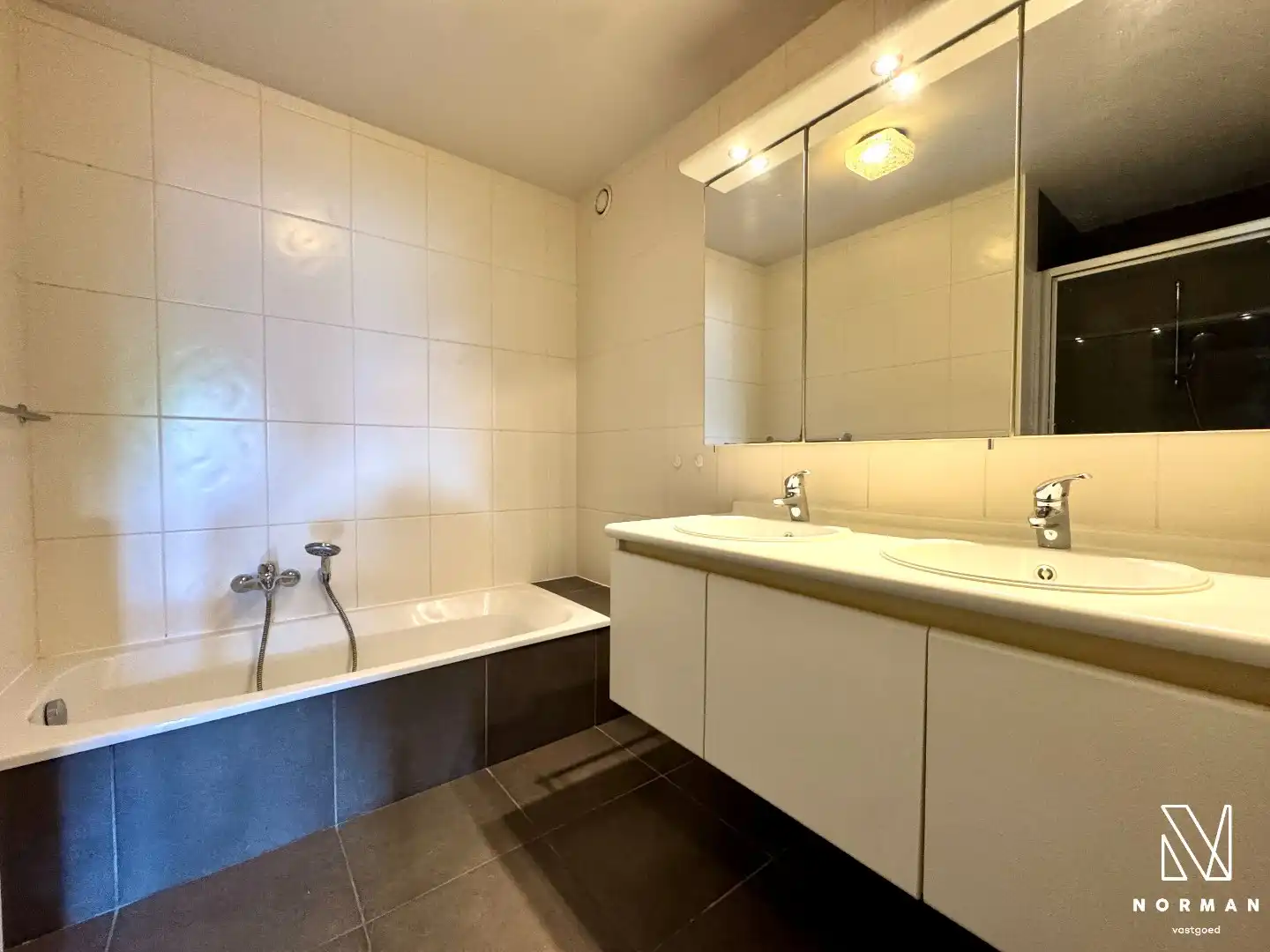 Energiezuinig 2-slaapkamer appartement inclusief staanplaats te koop in Kuurne naast de Groene Long foto 11