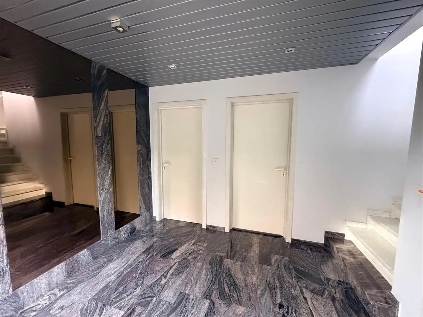 OPBRENGSTEIGENDOM MET 4 APPARTEMENTEN  foto 3