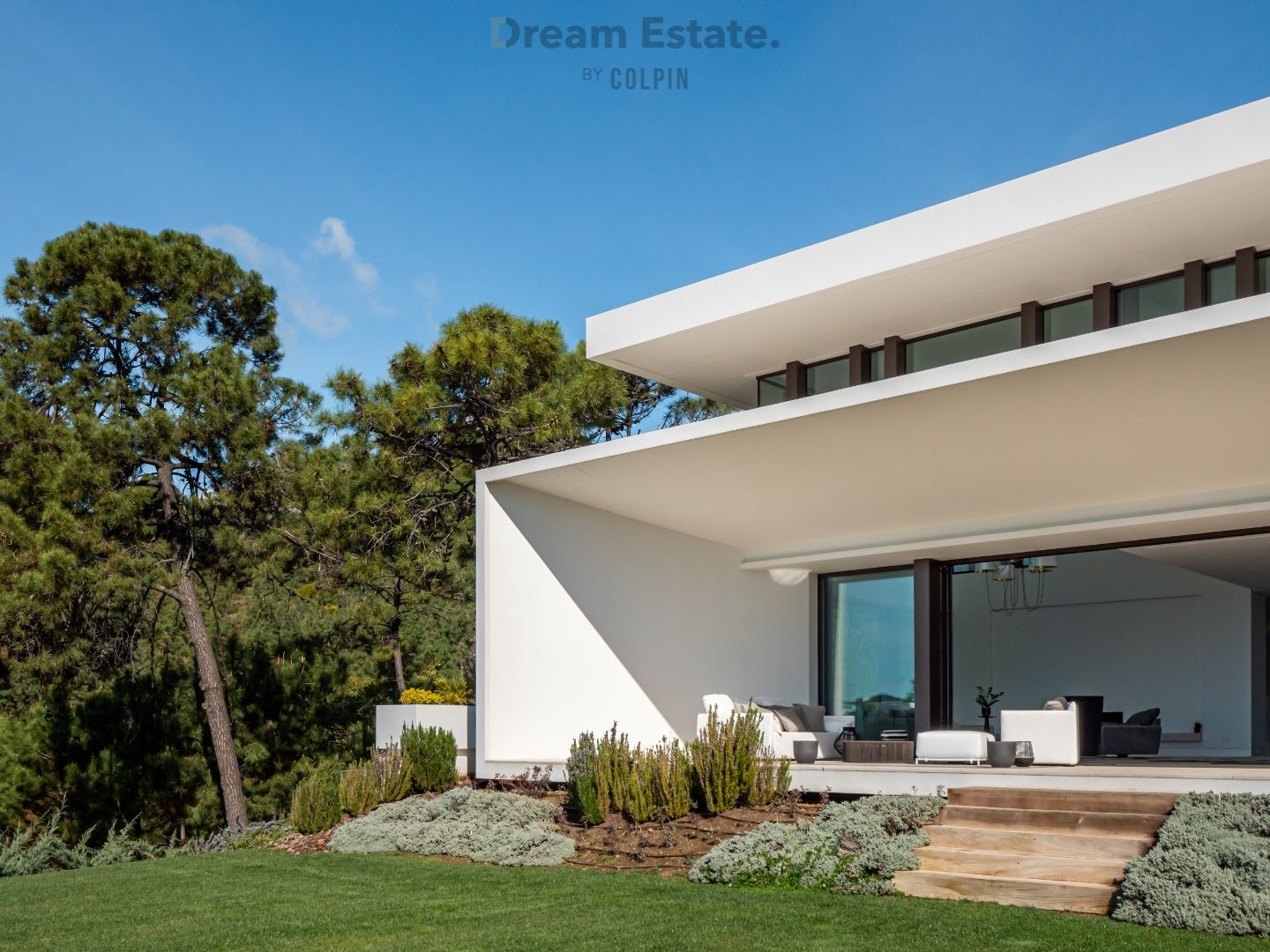 Schitterende villa met panoramisch uitzicht te Benahavis foto {{pictureIndex}}