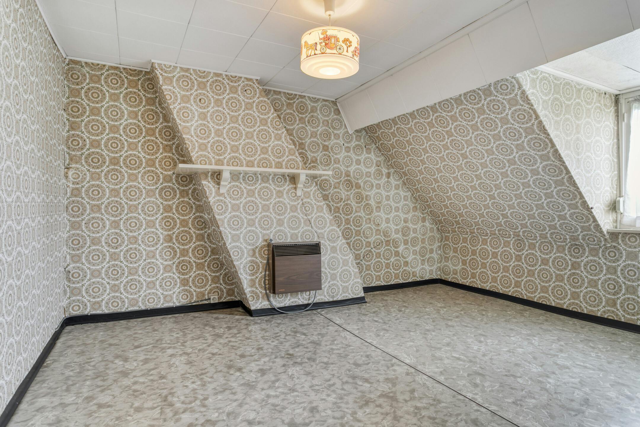 Te renoveren halfopen woning in Gullegem  foto 8