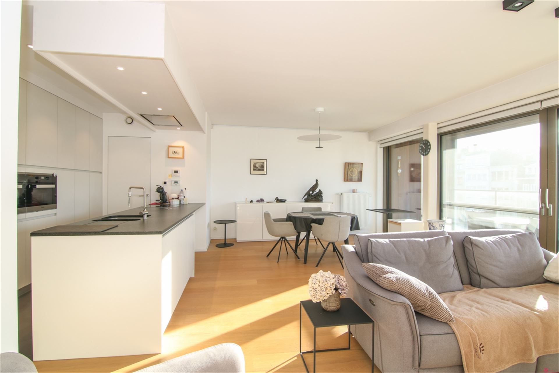 Instapklaar appartement met zonneterras en zicht op de Leie foto 4