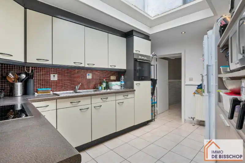 Gezellige woning met 3 slaapkamers en zongerichte tuin foto 7