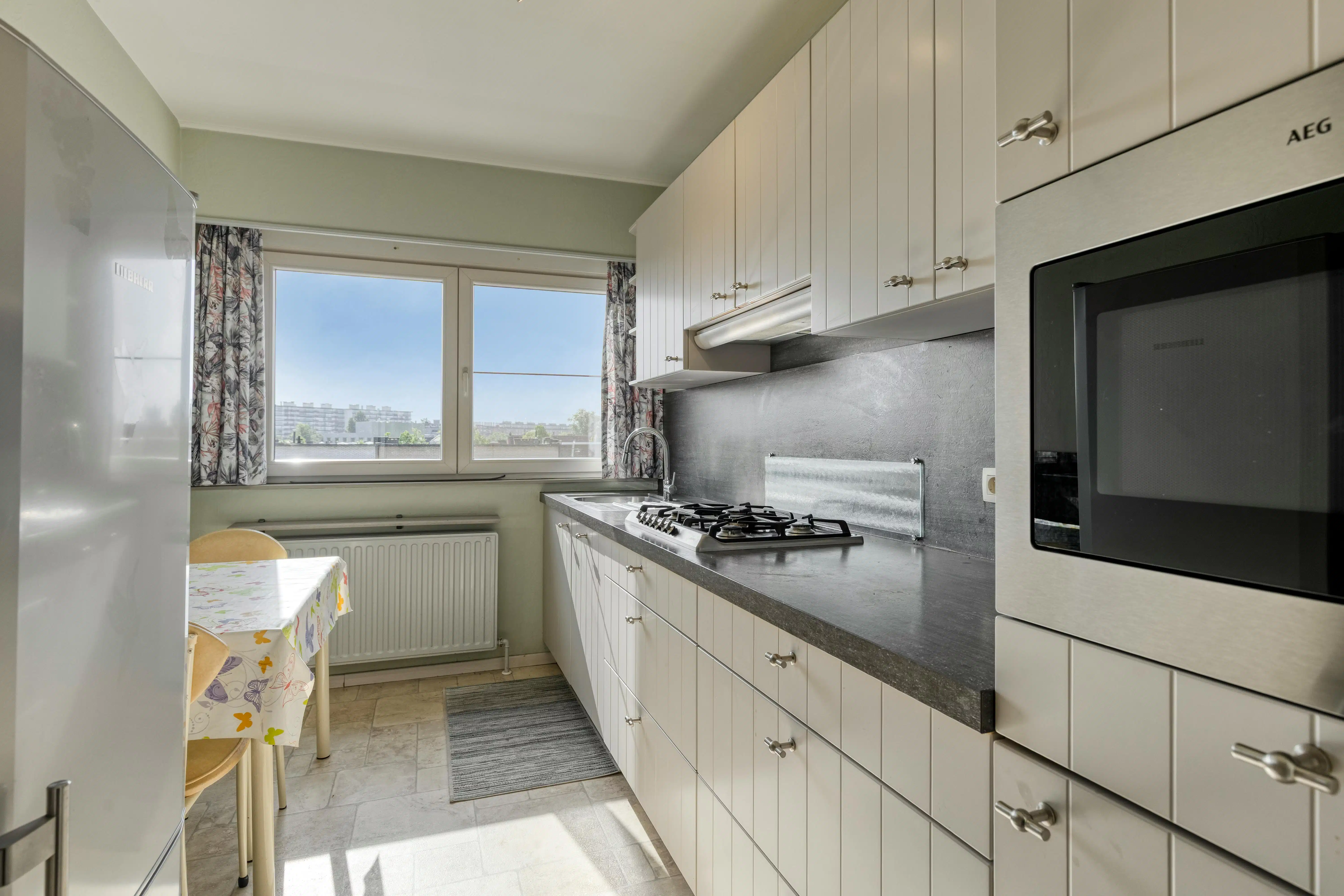 Ruim appartement met terras te koop in Merksem foto 4