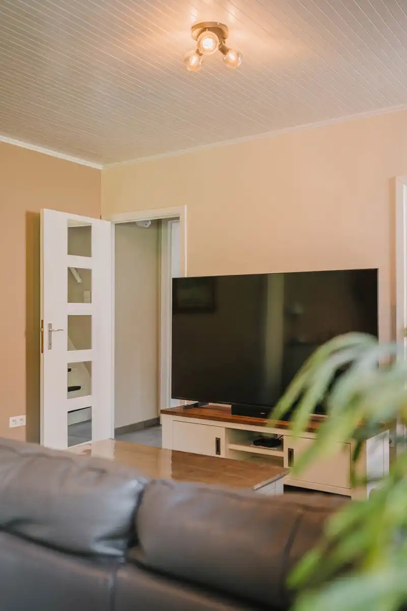 Halfopen bebouwing met centrale ligging foto 7