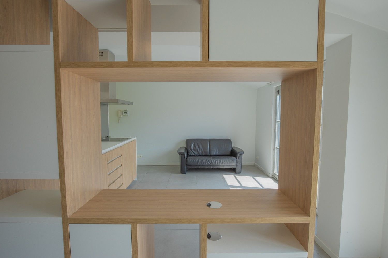 Licht en modern appartement met groot terras vlakbij station foto 7