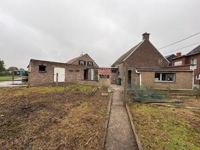 Renovatiepand of bouwgrond foto 4
