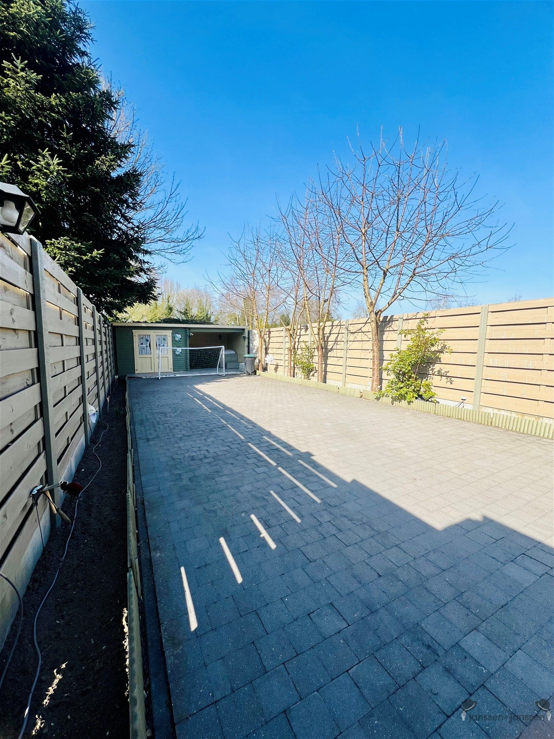 Gerenoveerde rijwoning met 3 slaapkamers & tuin foto 21