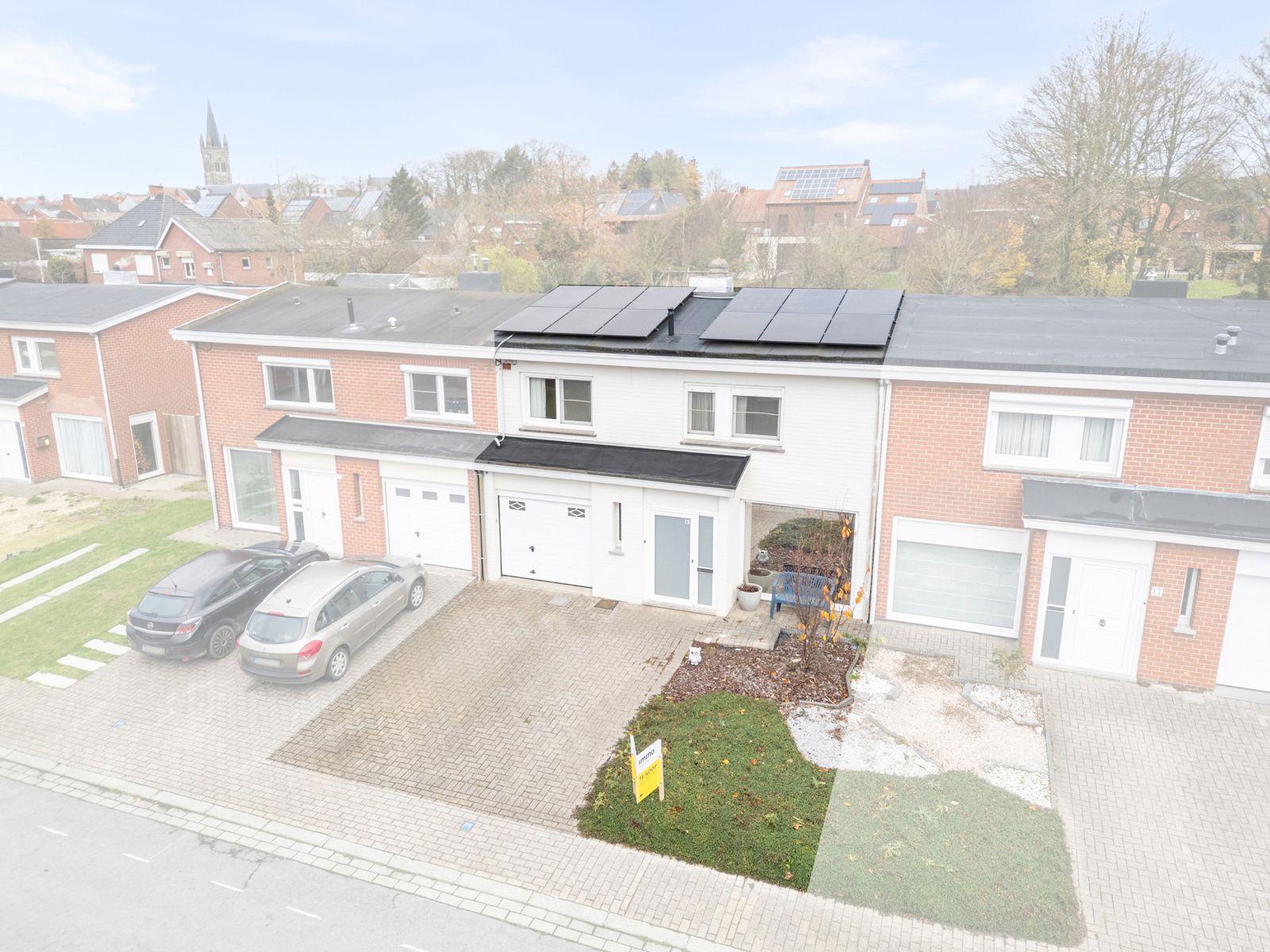 Hoofdfoto van de publicatie: Instapklare woning met 3 slpk, garage en tuin op 256 m² 