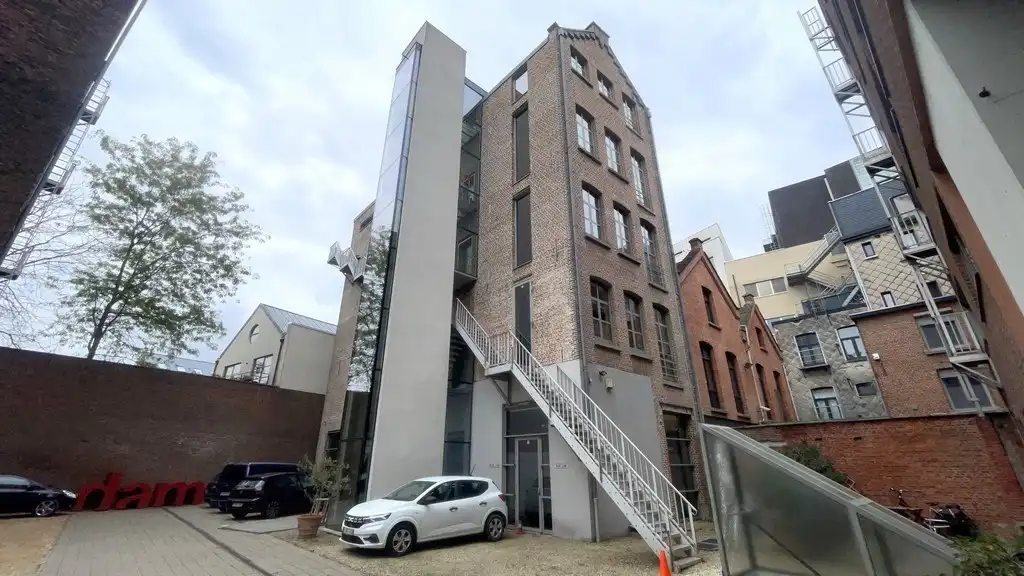 Trendy kantoor in gerenoveerd pakhuis nabij het Eilandje foto 17