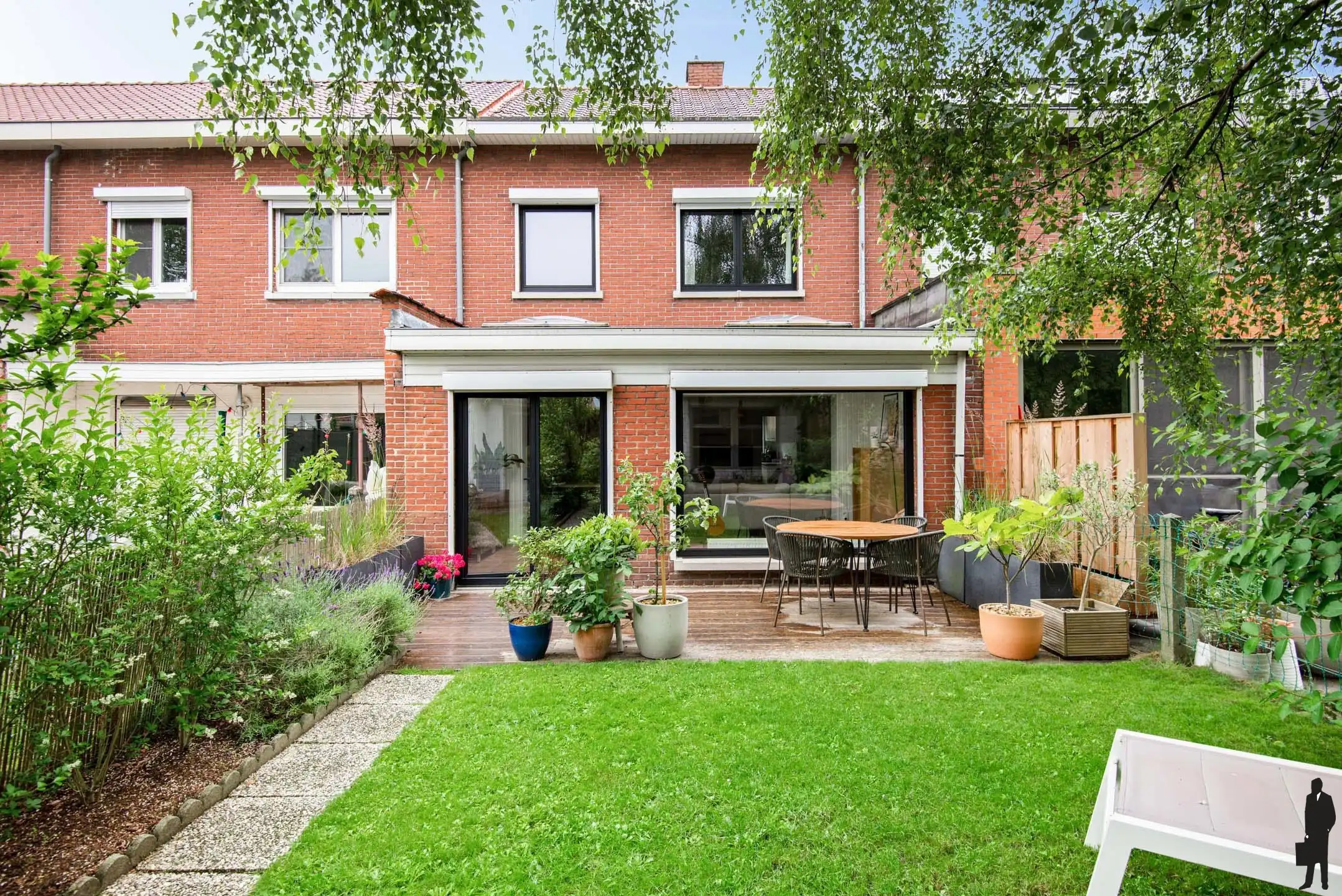 Instapklare gezinswoning met 3 slaapkamers en gezellige tuin foto 25