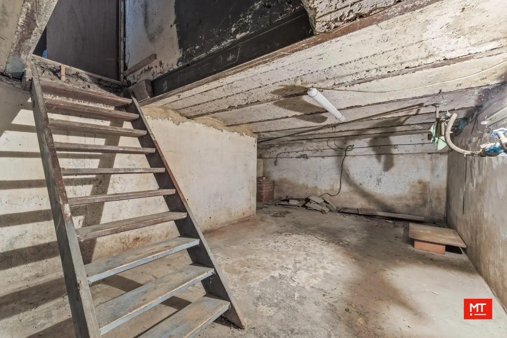 Te renoveren woning met 3 slaapkamers (5 mogelijk) en stadstuin in Bikschote foto 14