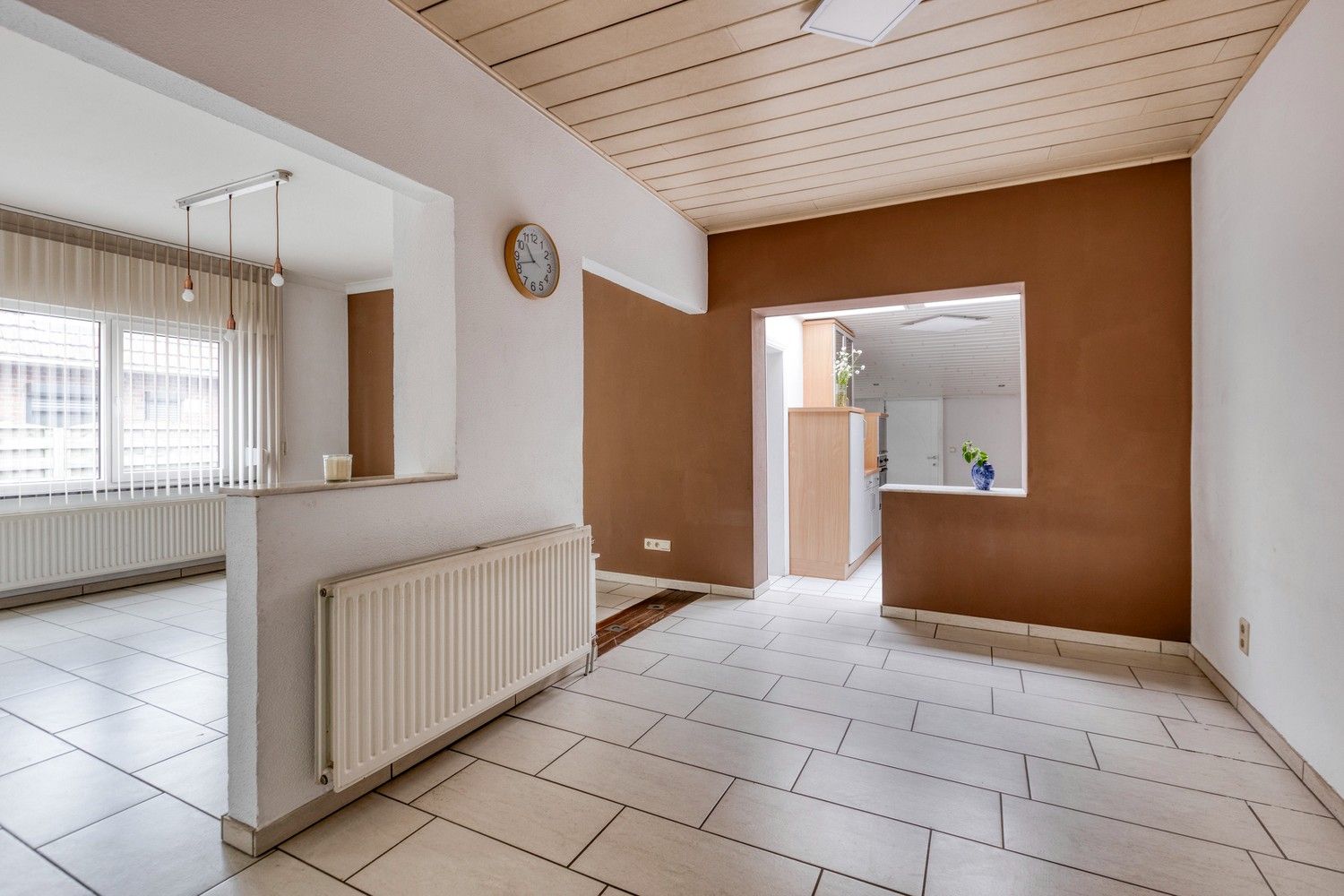 Halfopen gezinswoning met drie slaapkamers (mogelijkheid tot 4), grote tuin en zonnepanelen! foto 10