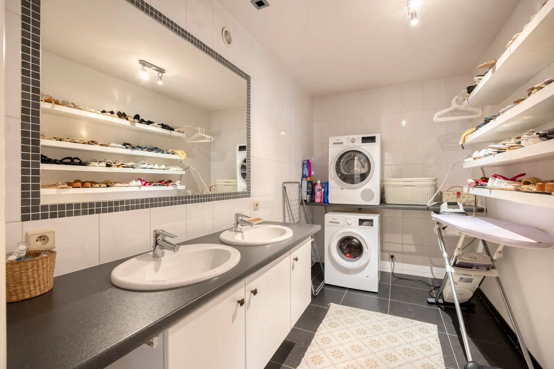 Luxueus en ruim 4 slaapkamerappartement op centrale ligging foto 13