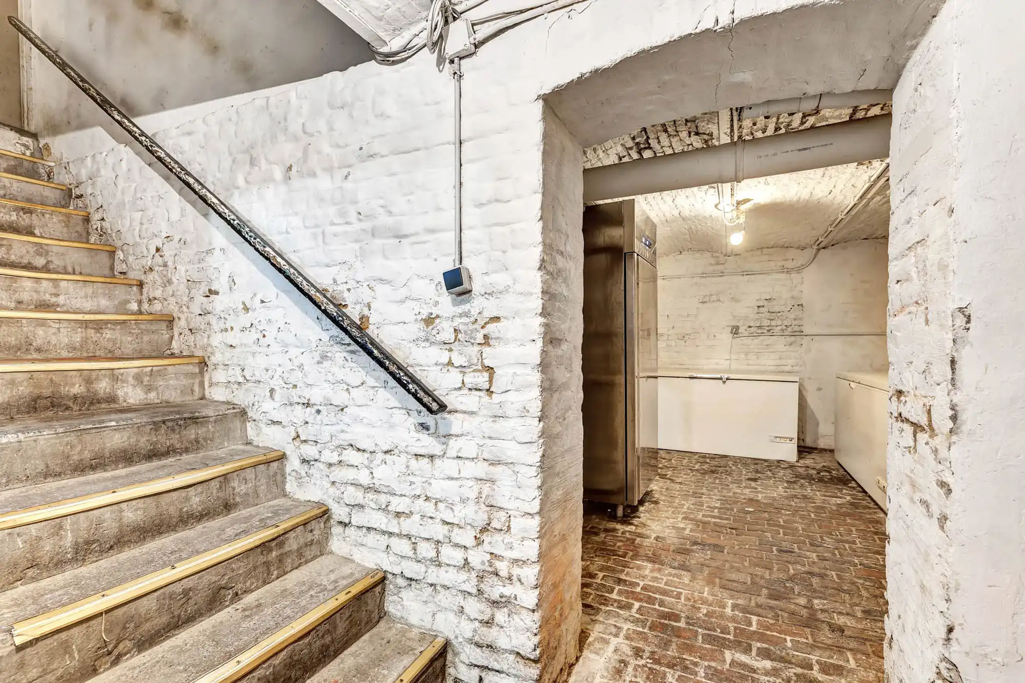 Gewaardeerd restaurant/handelspand met appartementen foto 19