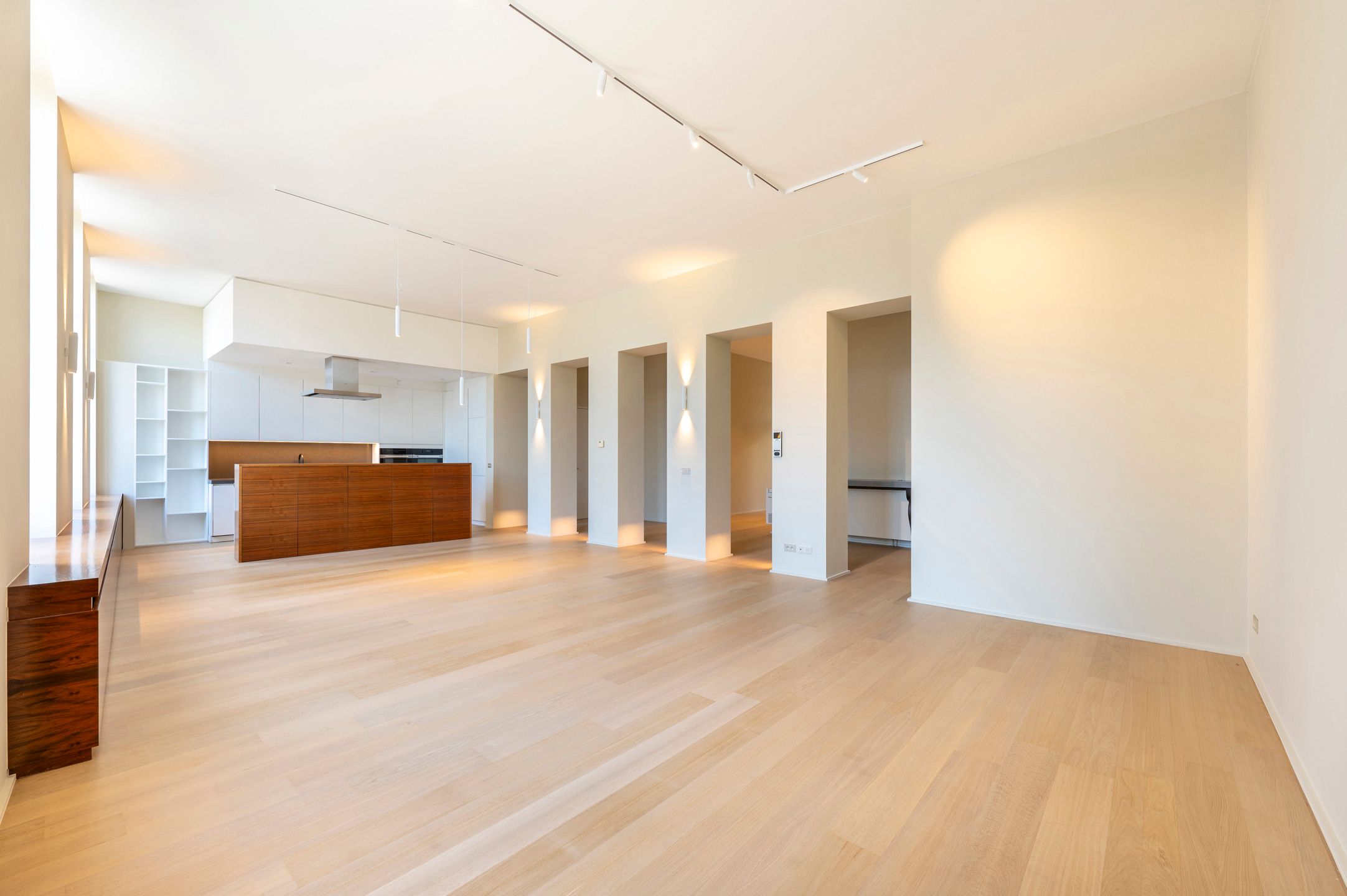 ANTWERPEN - Lichtrijke appartement met terras aan de Groenplaats  foto {{pictureIndex}}