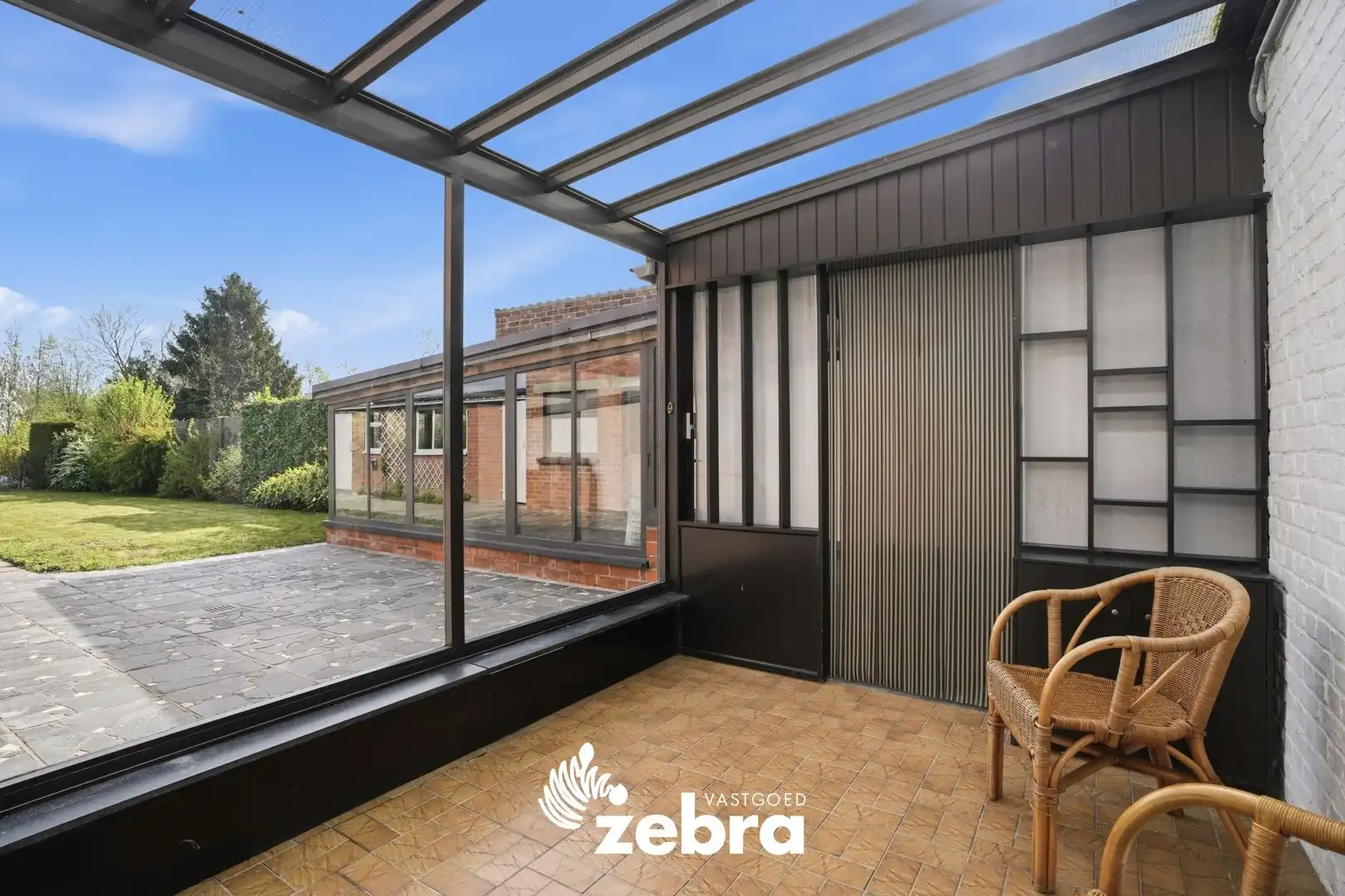 Te renoveren woning met garage op ruim perceel te Pittem! foto 8