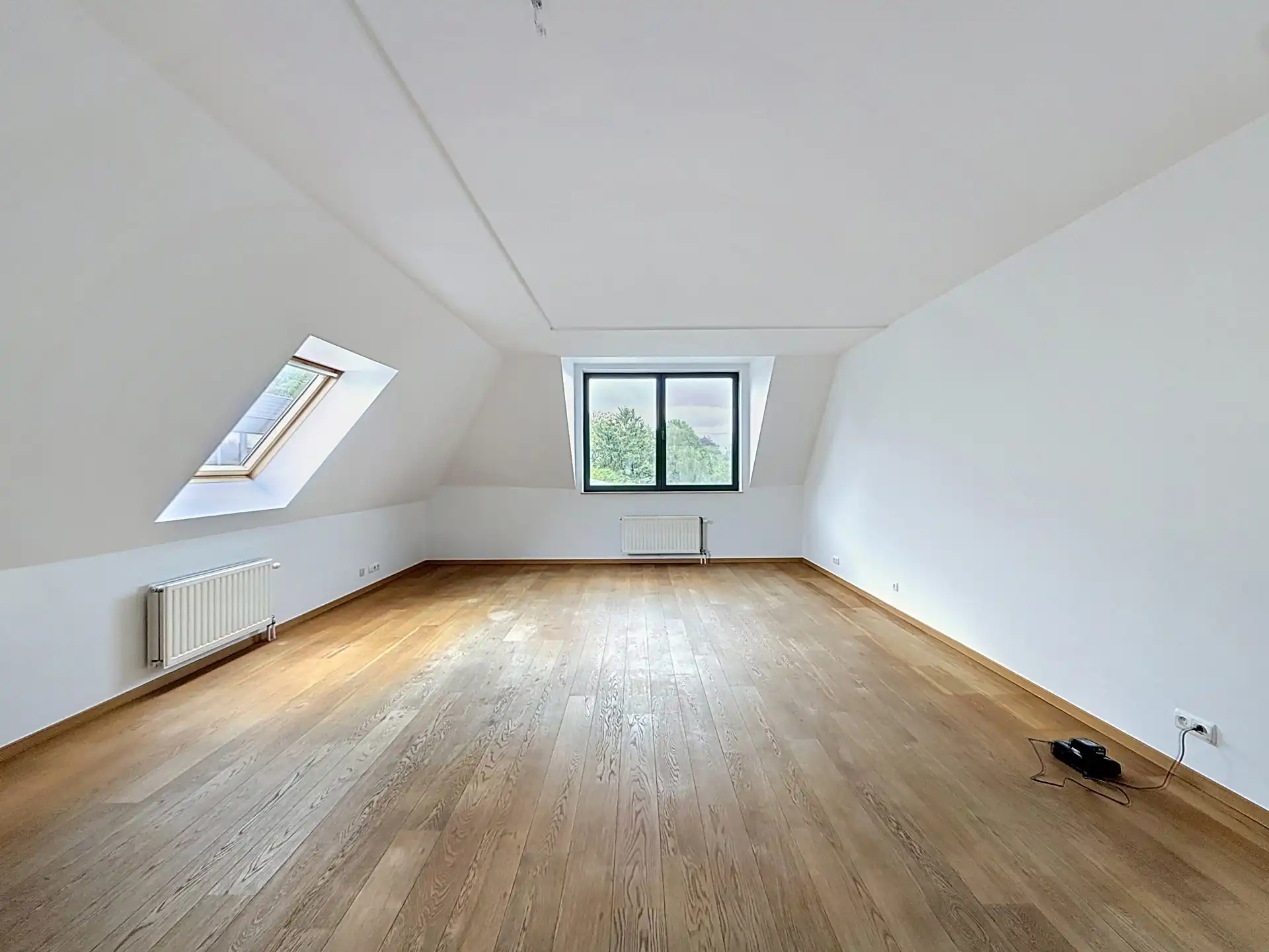 Gerenoveerd appartement met 1 slaapkamer foto {{pictureIndex}}