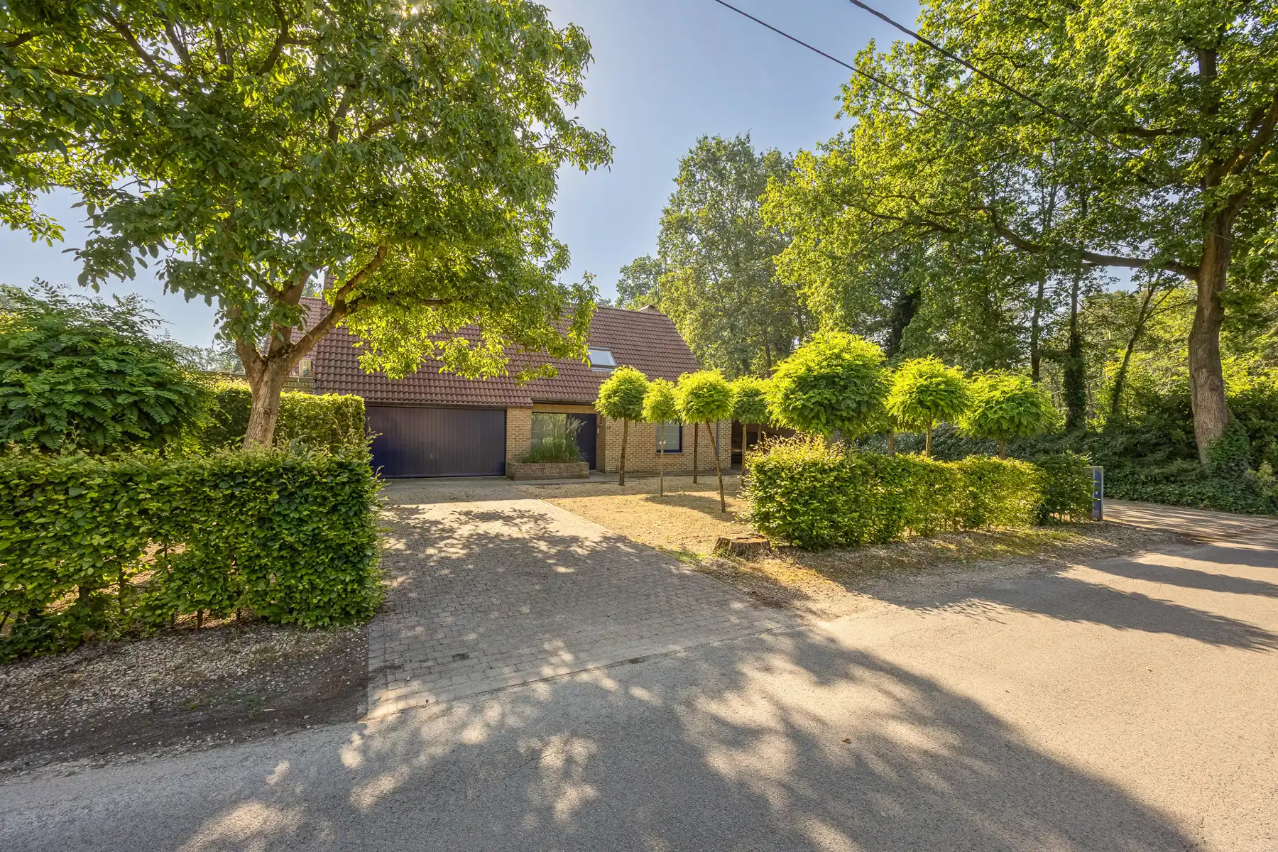 Ruime villa op 2.715 m² in een rustige en groene omgeving foto 3