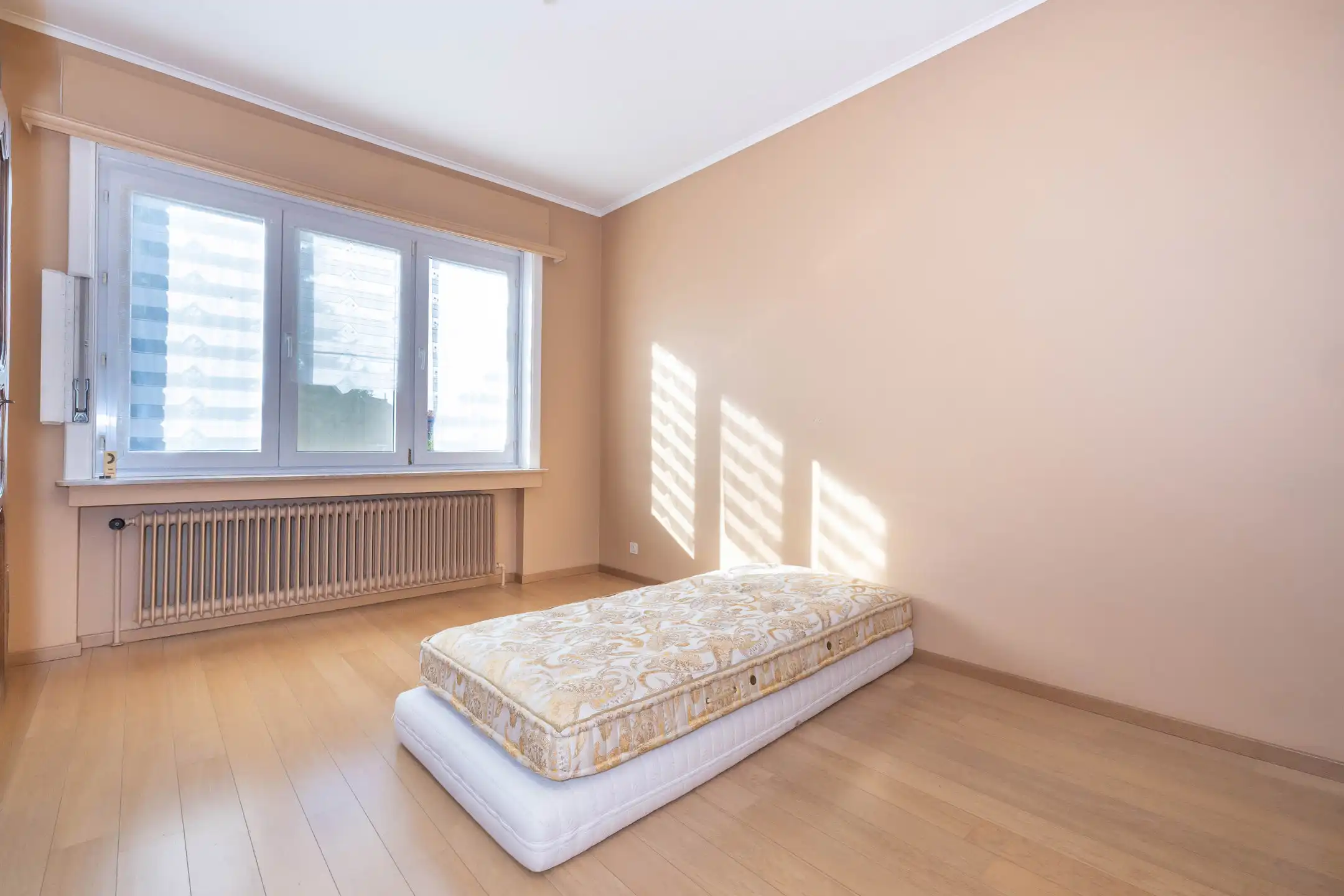 Appartement met 2 slaapkamers + zolder + garage + buitenparking inbegrepen foto 11