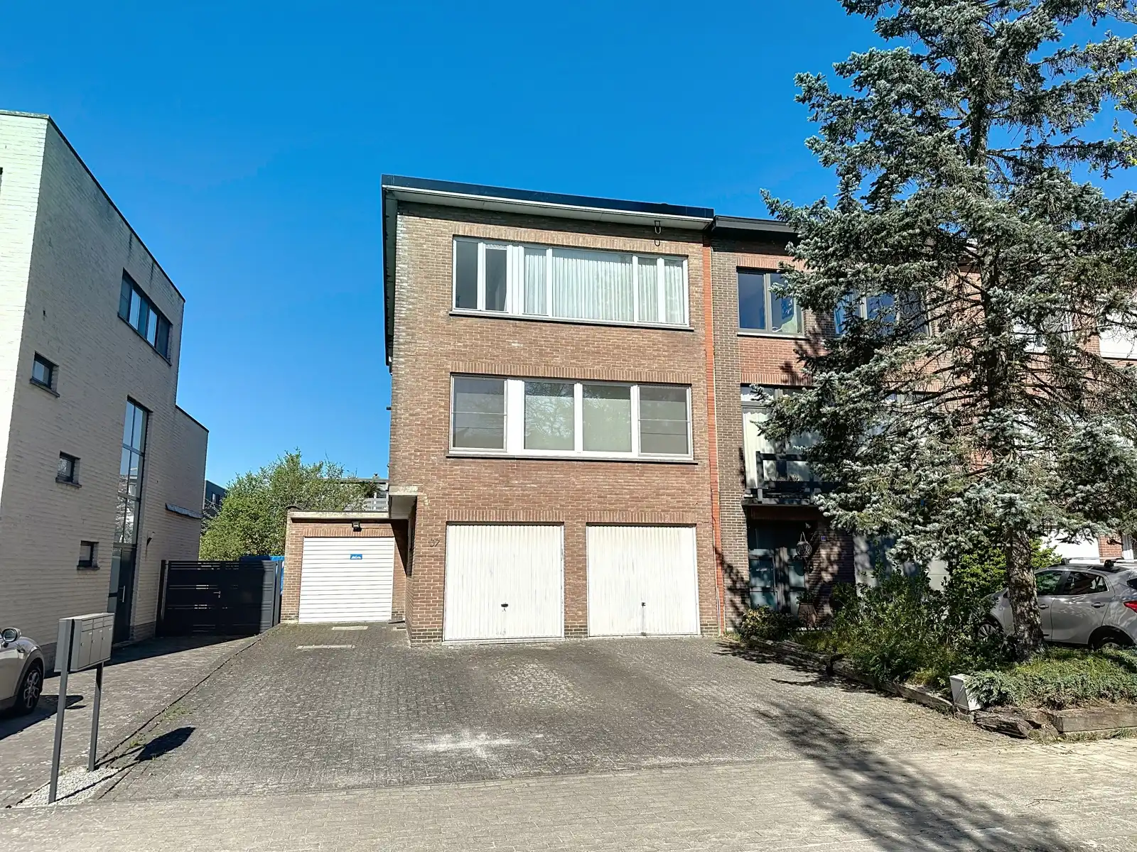 Centraal gelegen appartement met garage en staanplaats foto 24