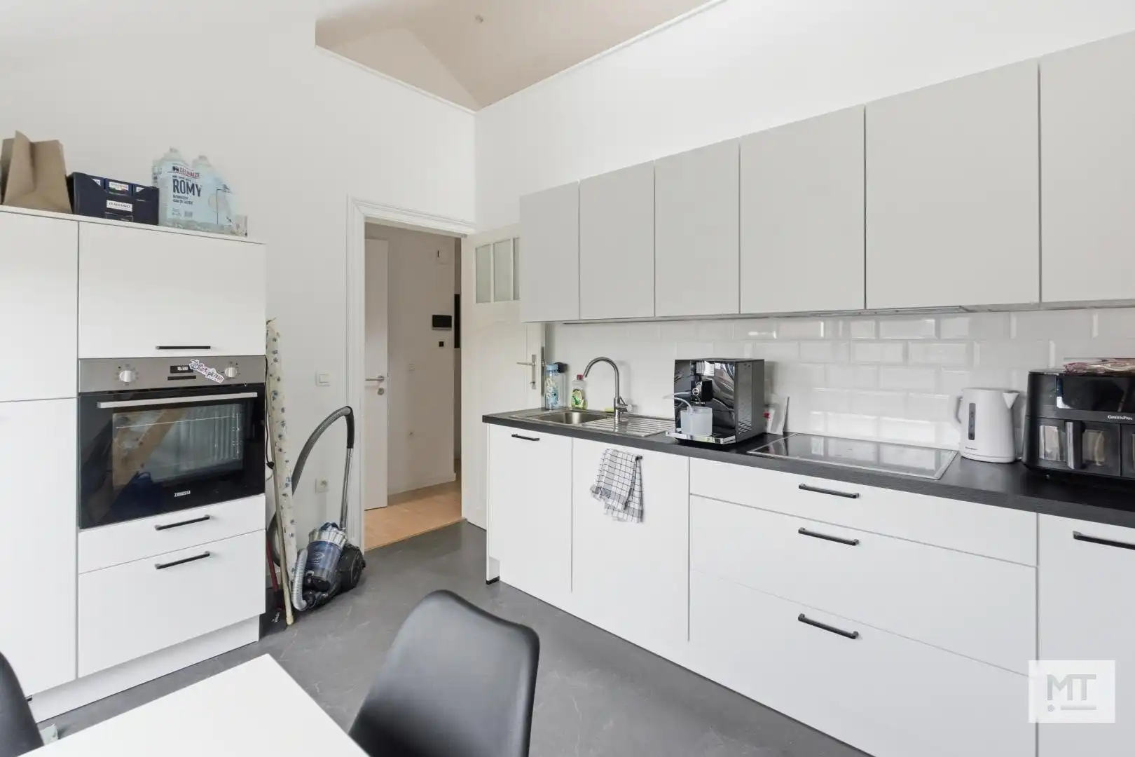 Appartement met terras te koop in het centrum van Ieper foto 6