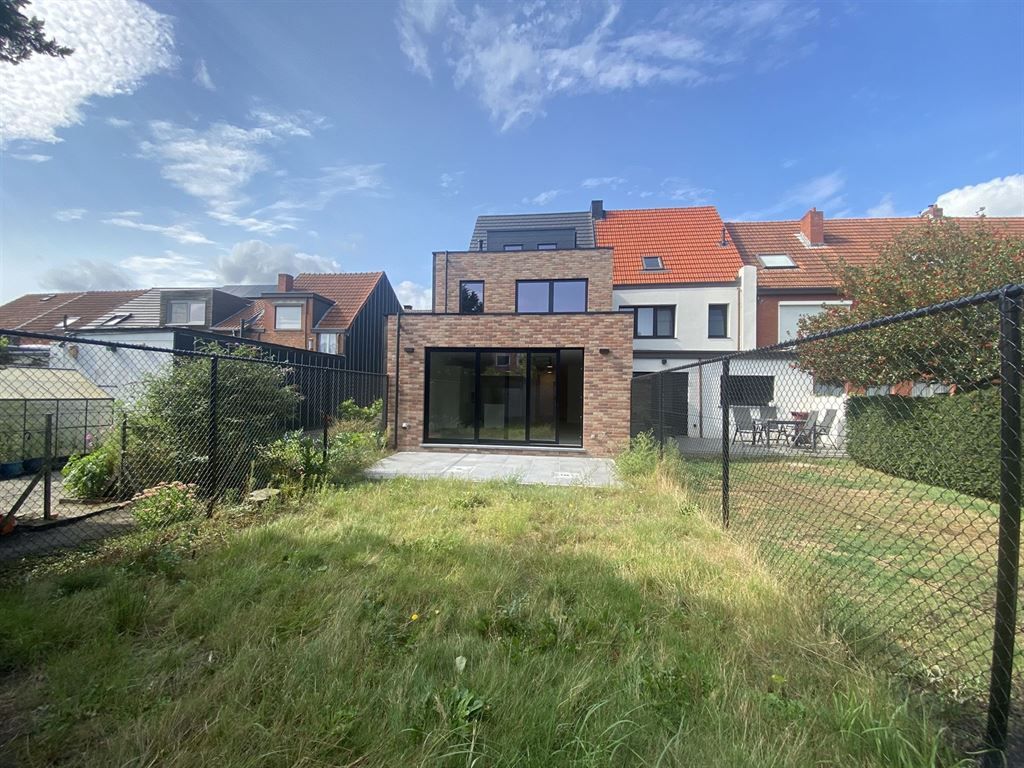 Moderne nieuwbouwwoning in rustige doodlopende straat. foto 10