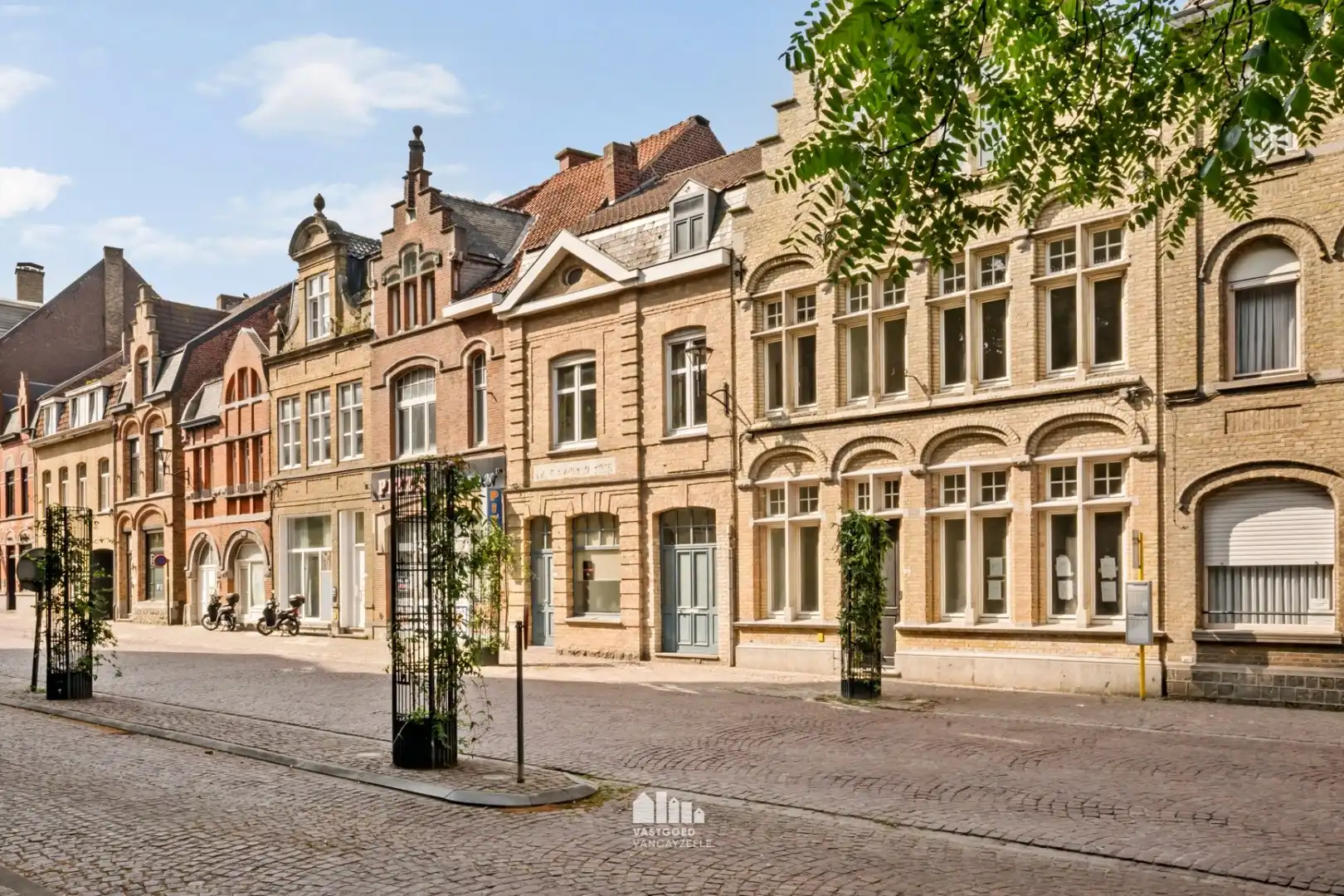 Karaktervolle herenwoning met zonnige stadstuin en smalle, inpandige garage  foto 3