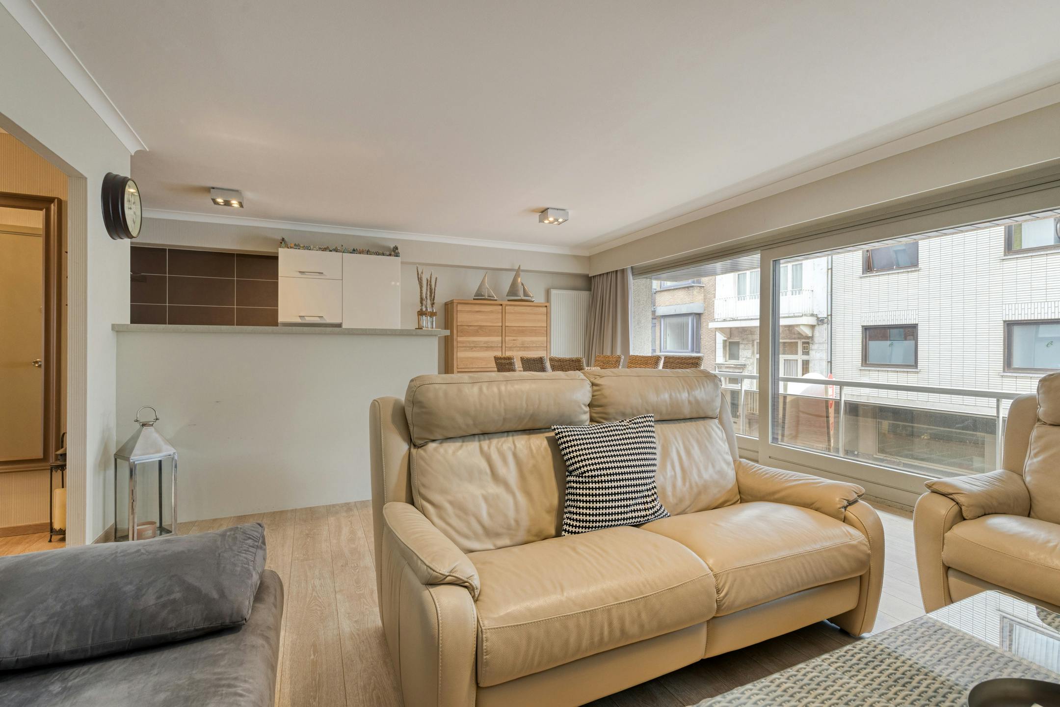 Instapklaar appartement te koop in Blankenberge foto 3