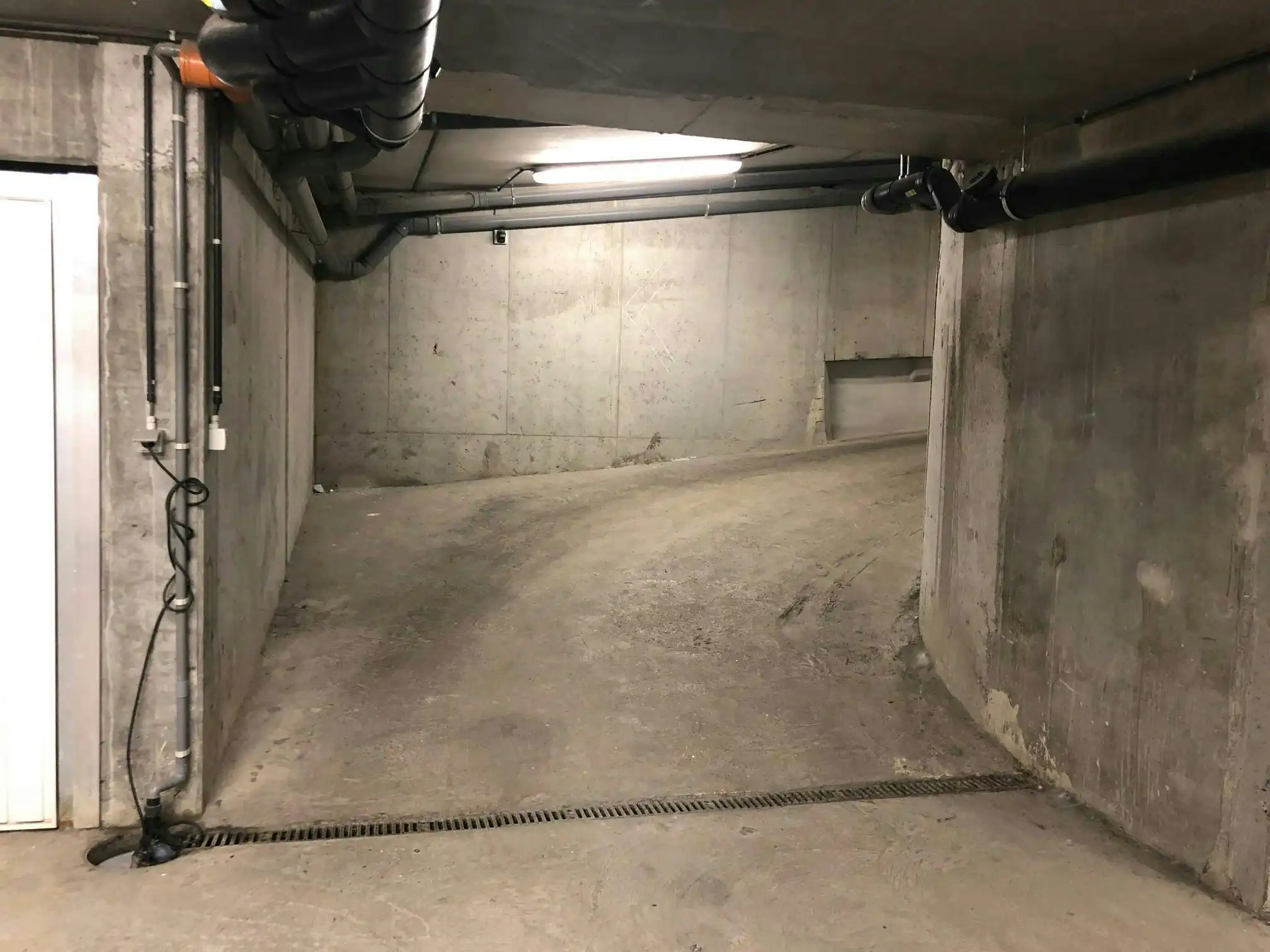 Centraal gelegen garagebox te koop !  foto 6