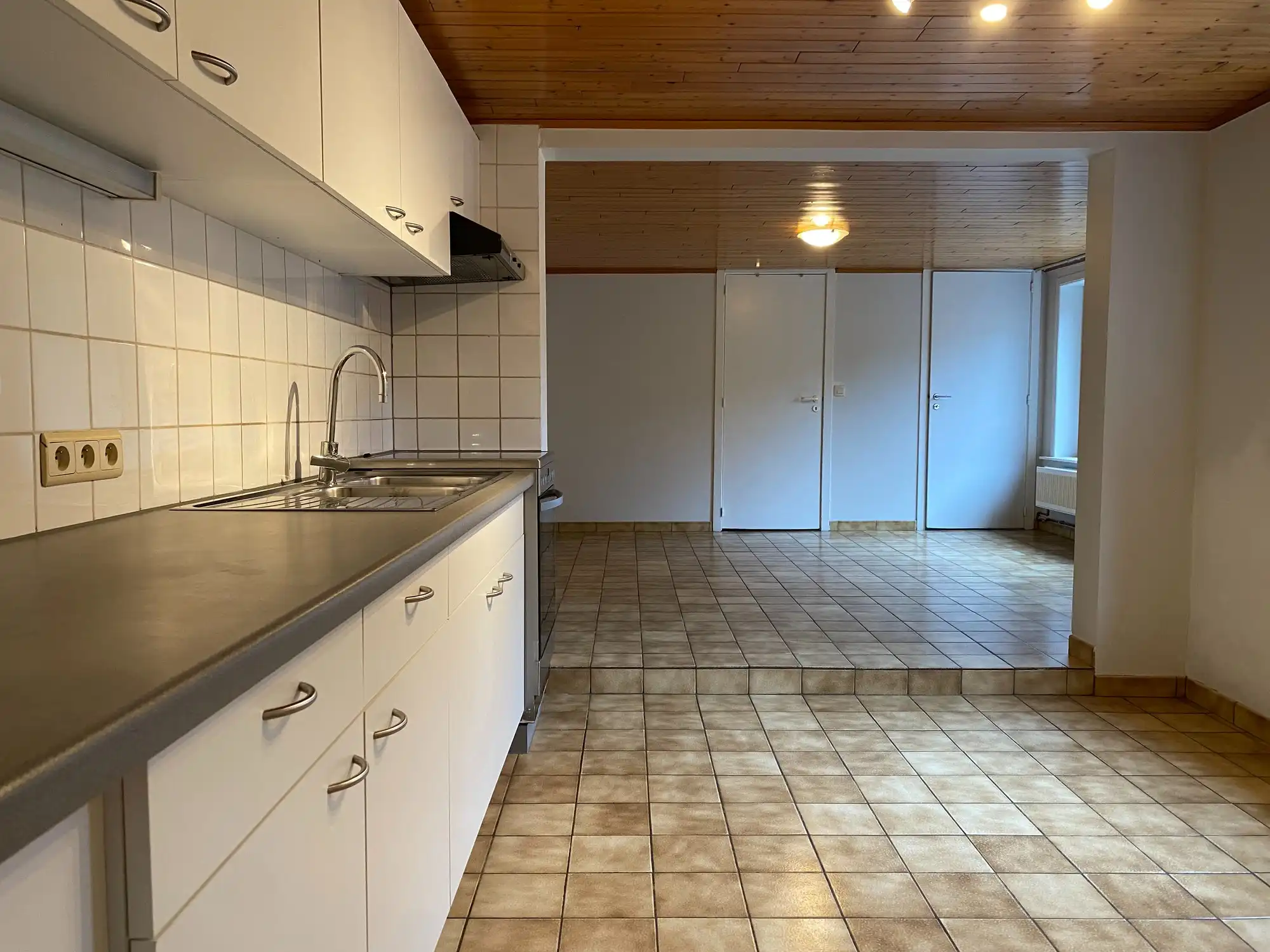 Verzorgde rijwoning nabij centrum | Brugsestraat foto 2