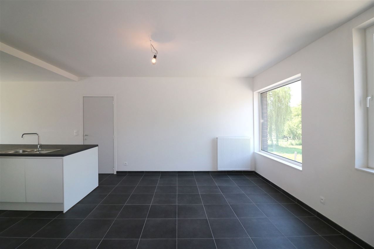 Recent,heel modern en licht,  108m², groot zuidtteras en autostaanplaats foto 13