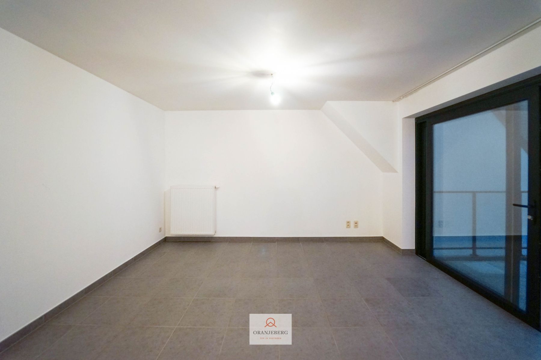 2 slaapkamerappartement met terras en 2 autostaanplaatsen foto 12