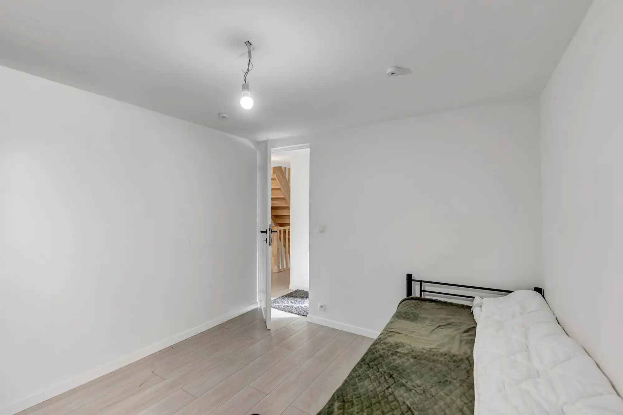 Instapklare gezinswoning met 4 slaapkamers en 2 badkamers foto 16