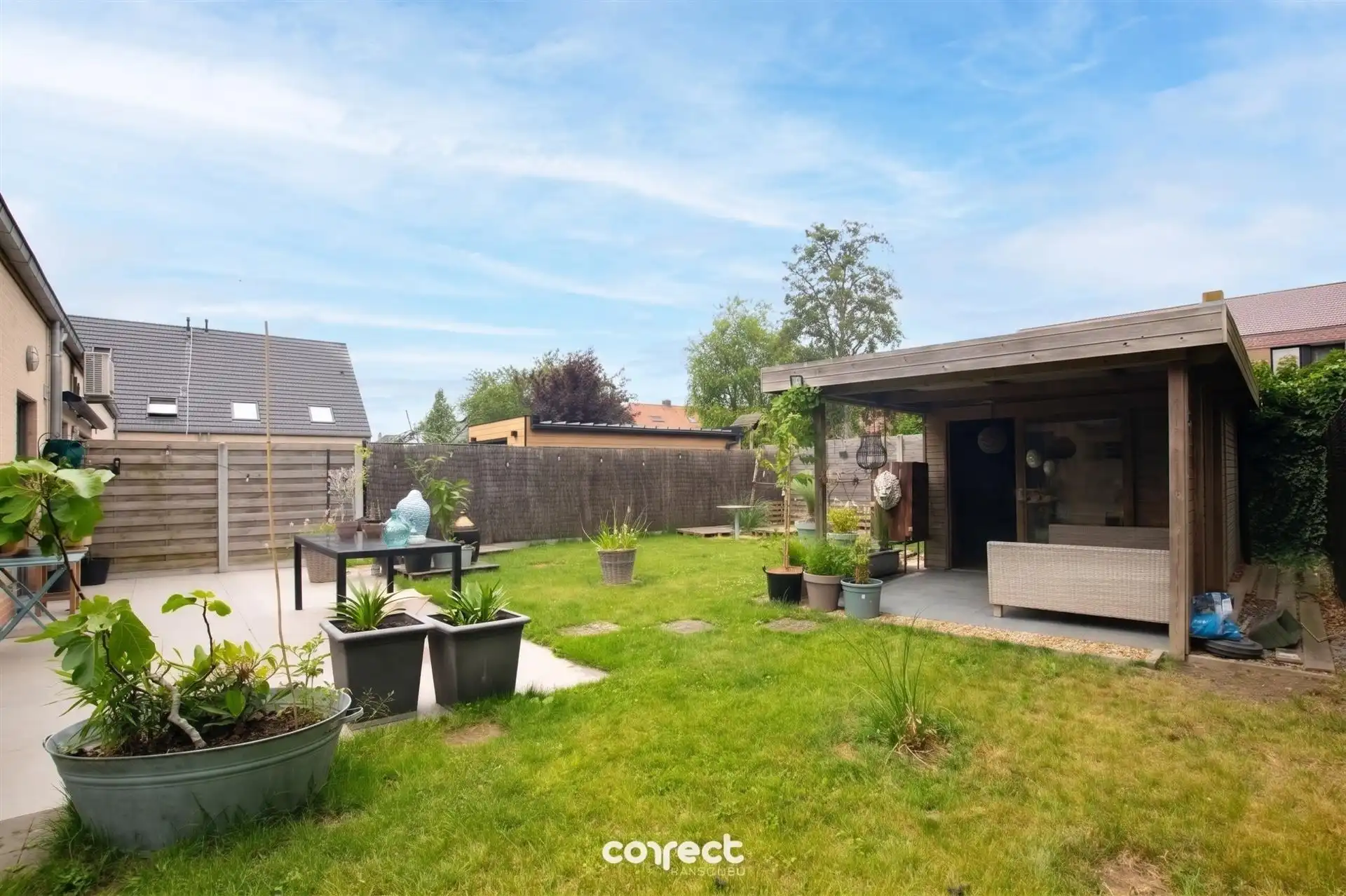 Recente woning met garage en 3 slaapkamers. foto 14