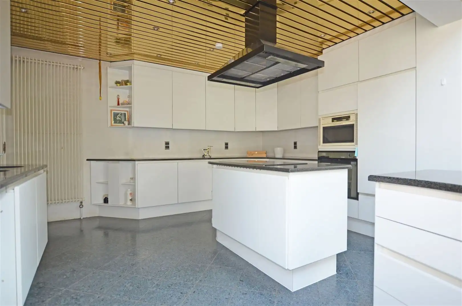 Prachtige te renoveren villa centrum Stevoort foto 11