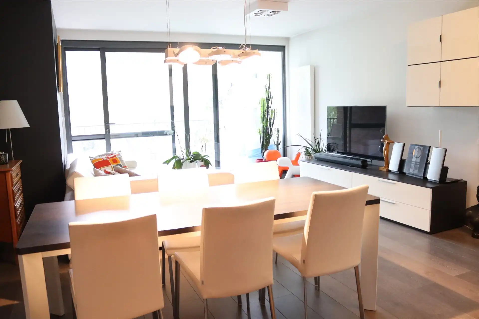 Gunstig gelegen appartement met terras. foto 5