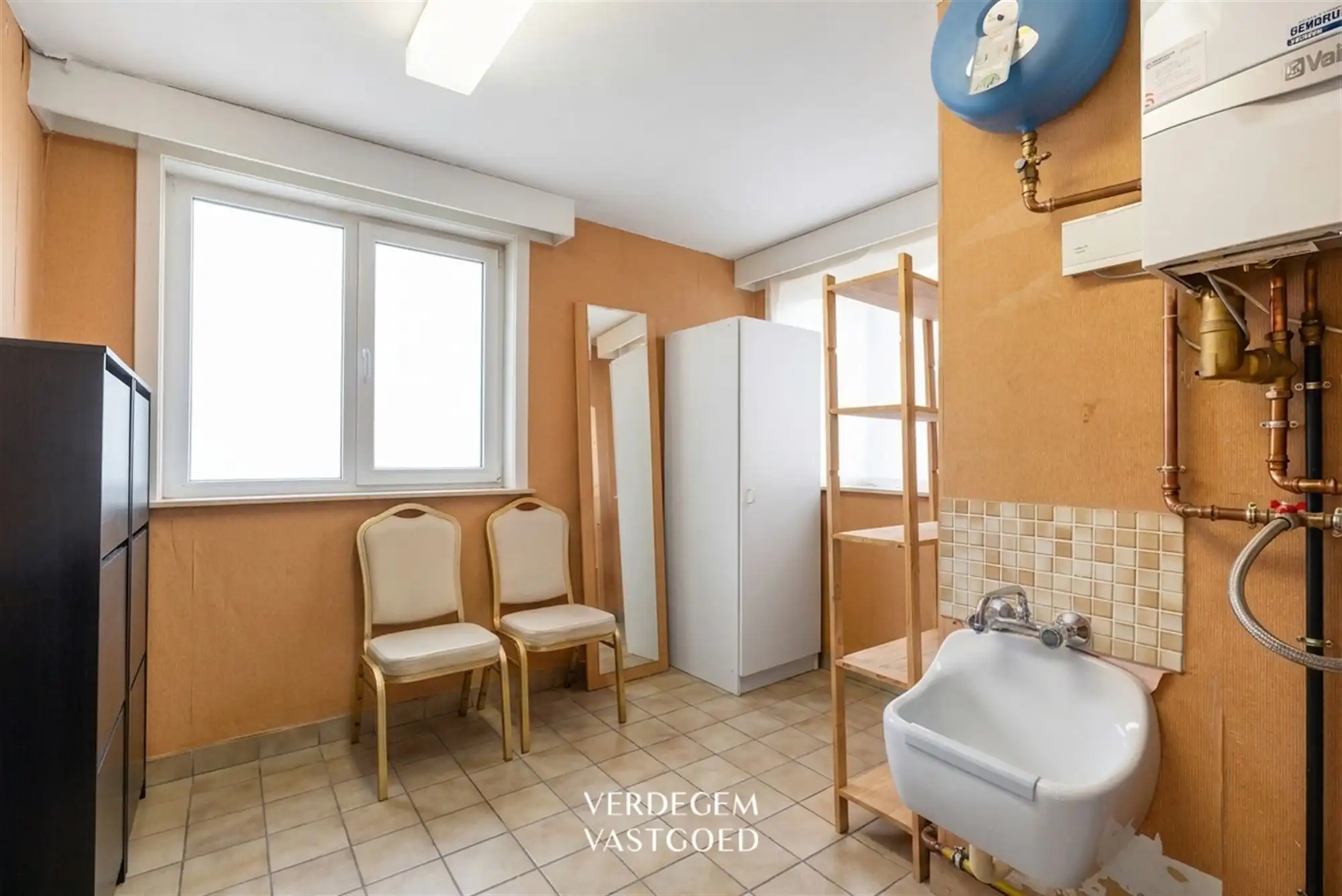 Centraal gelegen opbrengsteigendom met gelijkvloerse handel/kantoor en duplexappartement foto 19