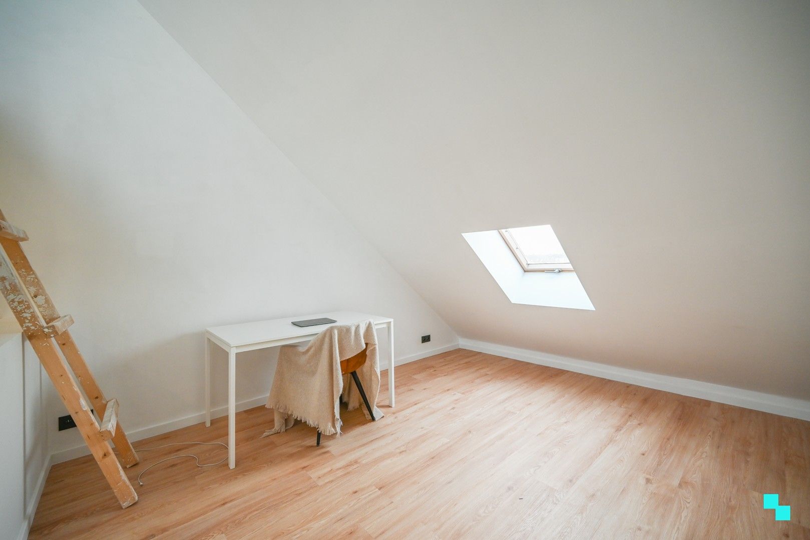 Volledig gerenoveerde stadswoning in Kortrijk! foto 8