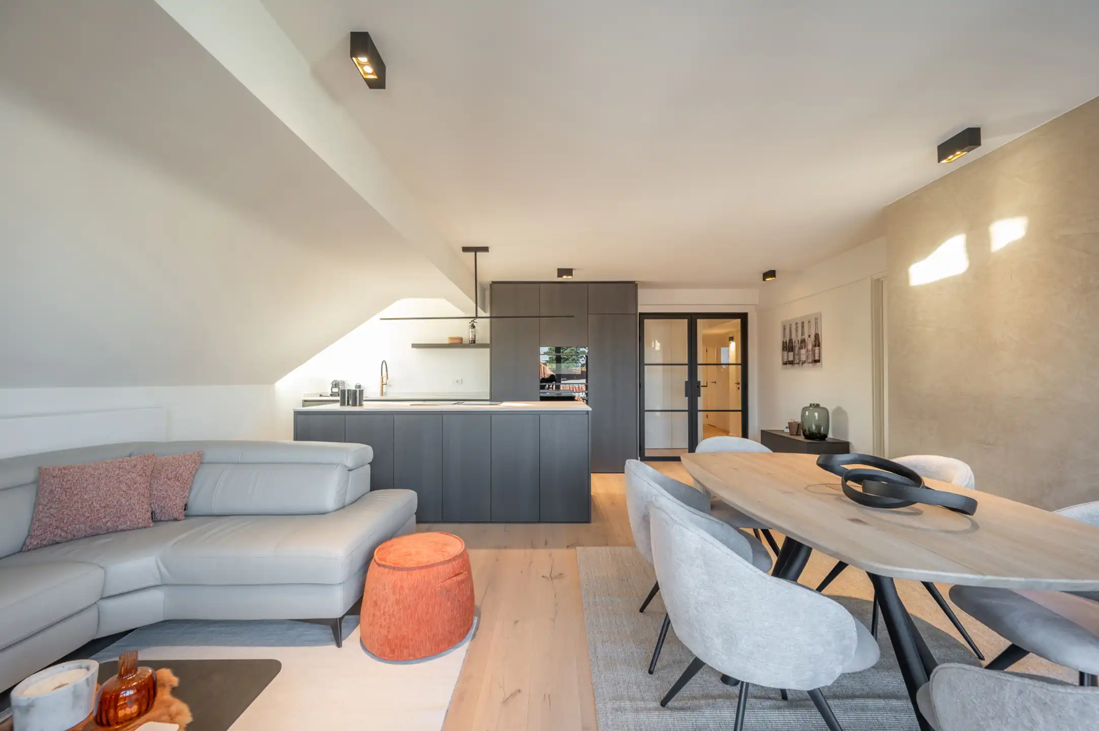 Gerenoveerd appartement in charmante residentie in het Zoute foto 10