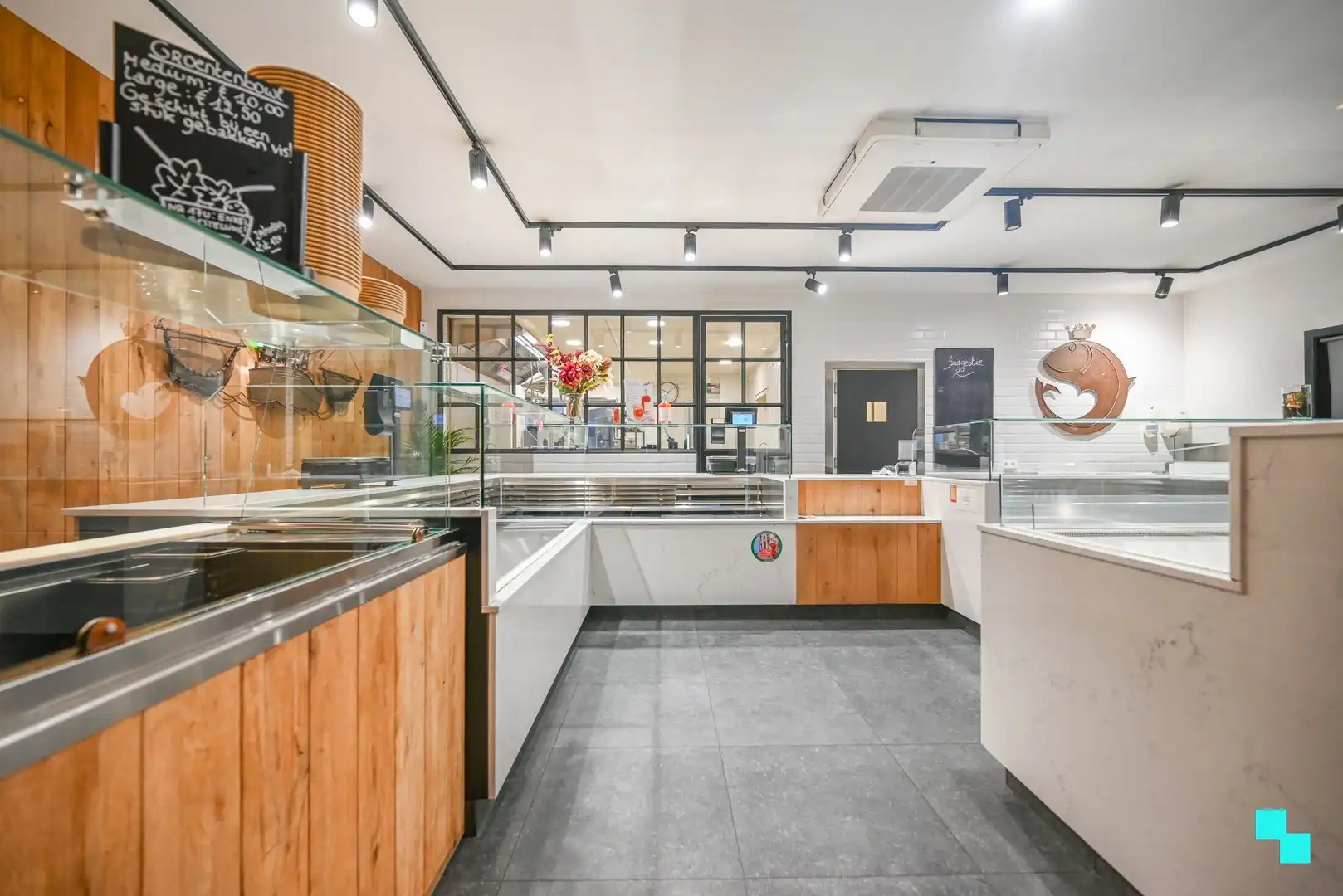 Multifunctionele handelszaak met loods en appartement in Anzegem! foto 6