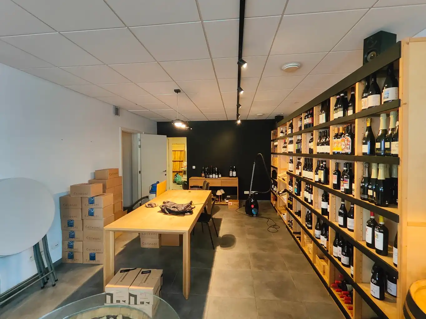 Goed gelegen handelsruimte met parking! foto 4