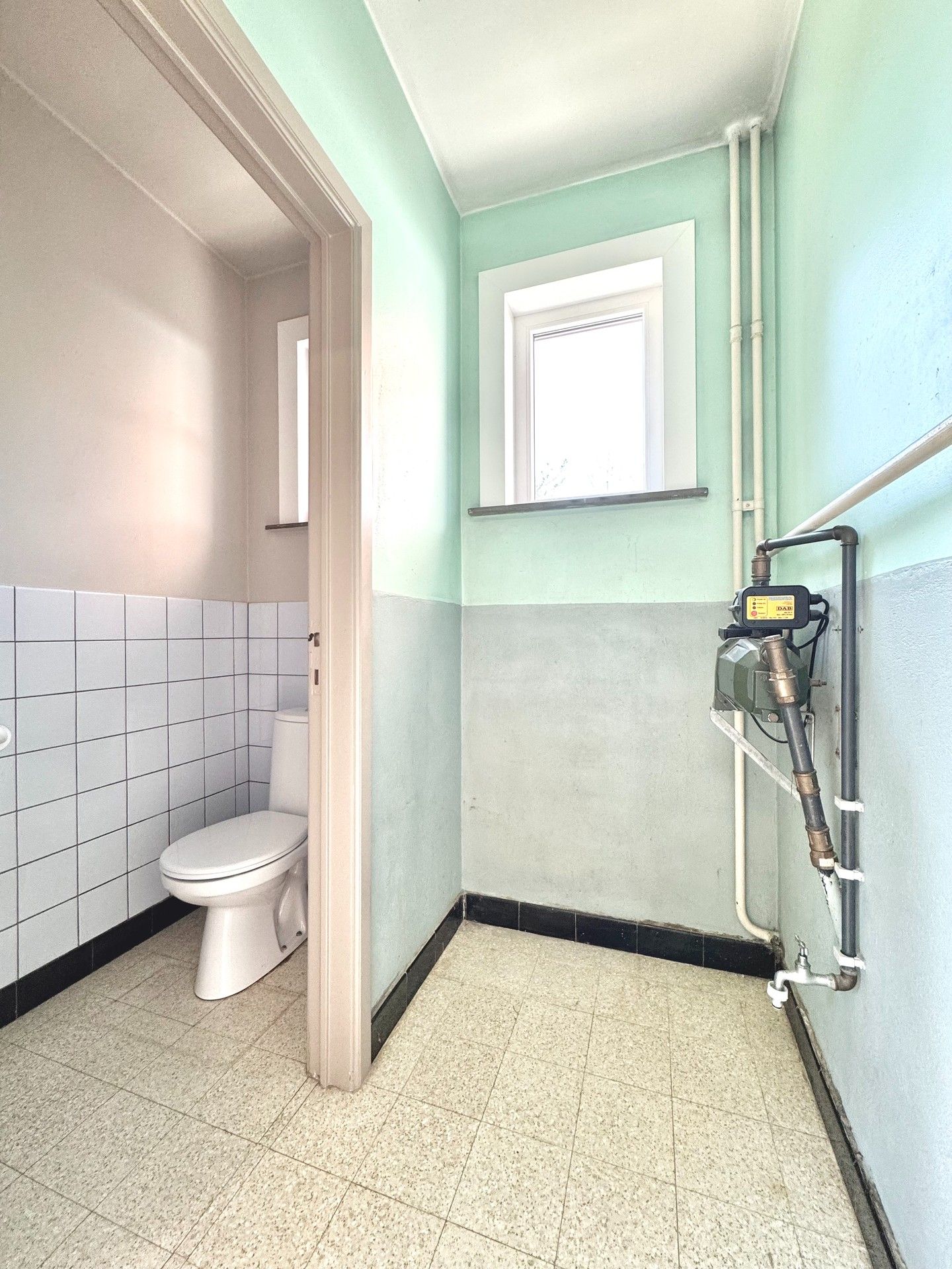 RUIME VRIJSTAANDE  WONING MET GROTE TUIN foto 9