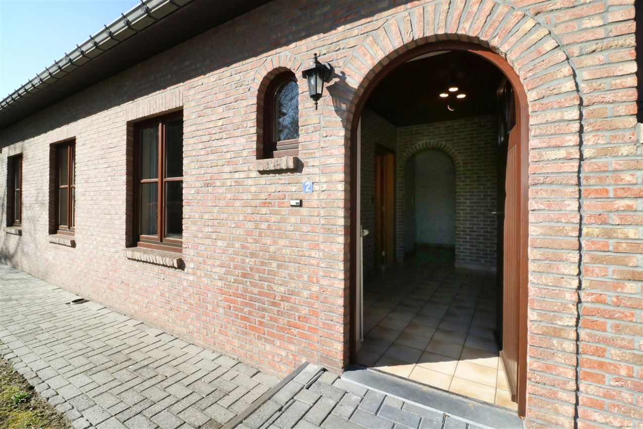 Label c, mooi gelegen landhuis, zonnige leefruimte foto 6