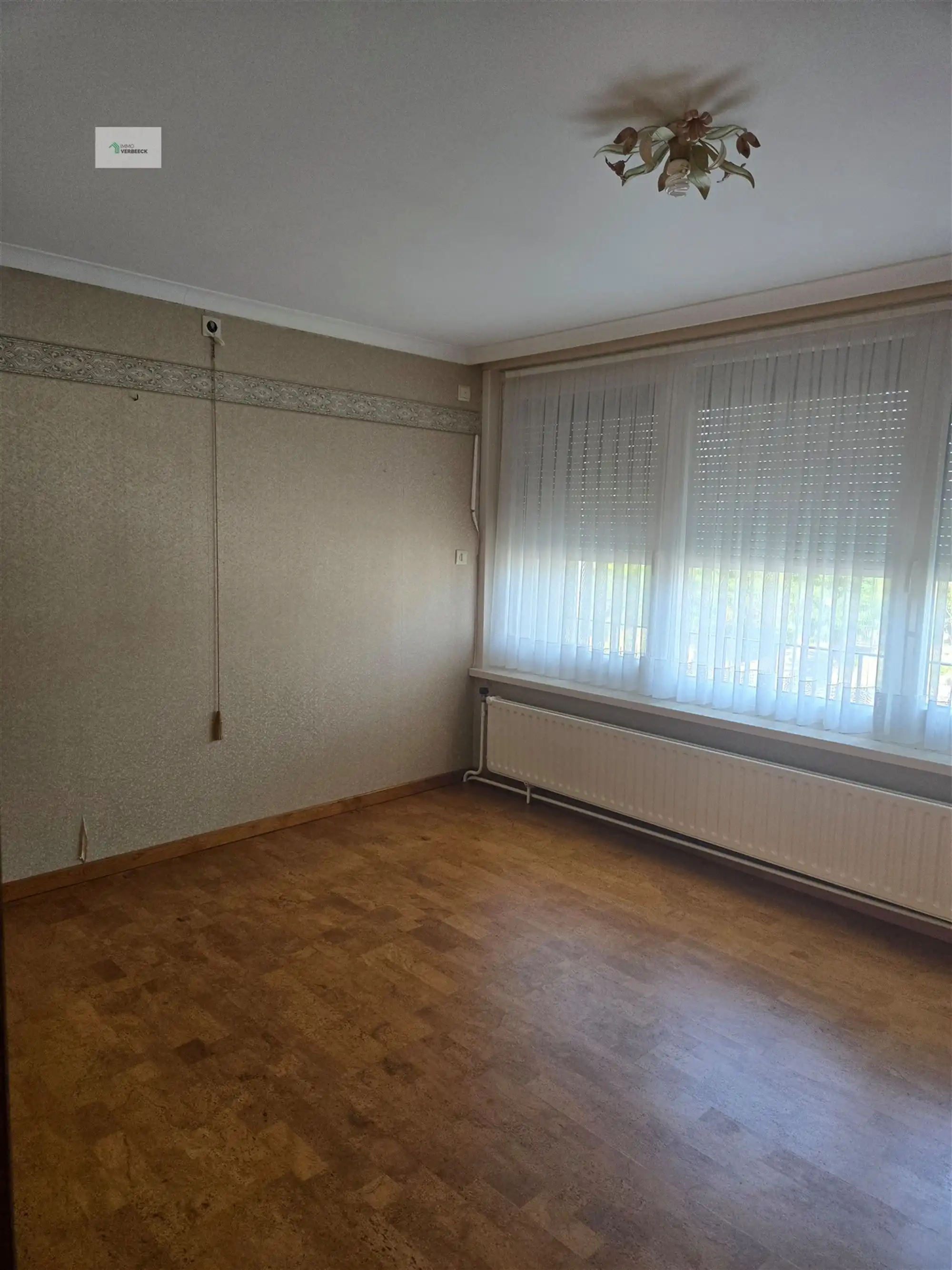Ruime woning met 4 slaapkamers op 914 m² te Bale foto 15