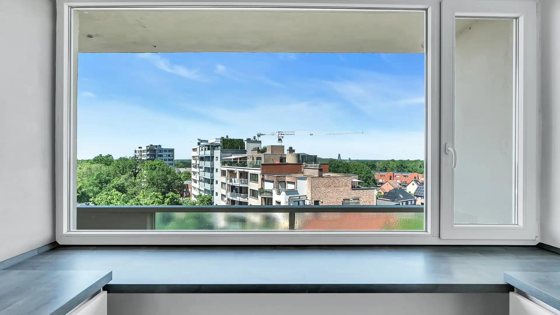 Instapklaar appartement met 2 slaapkamers in het centrum van Genk foto 6