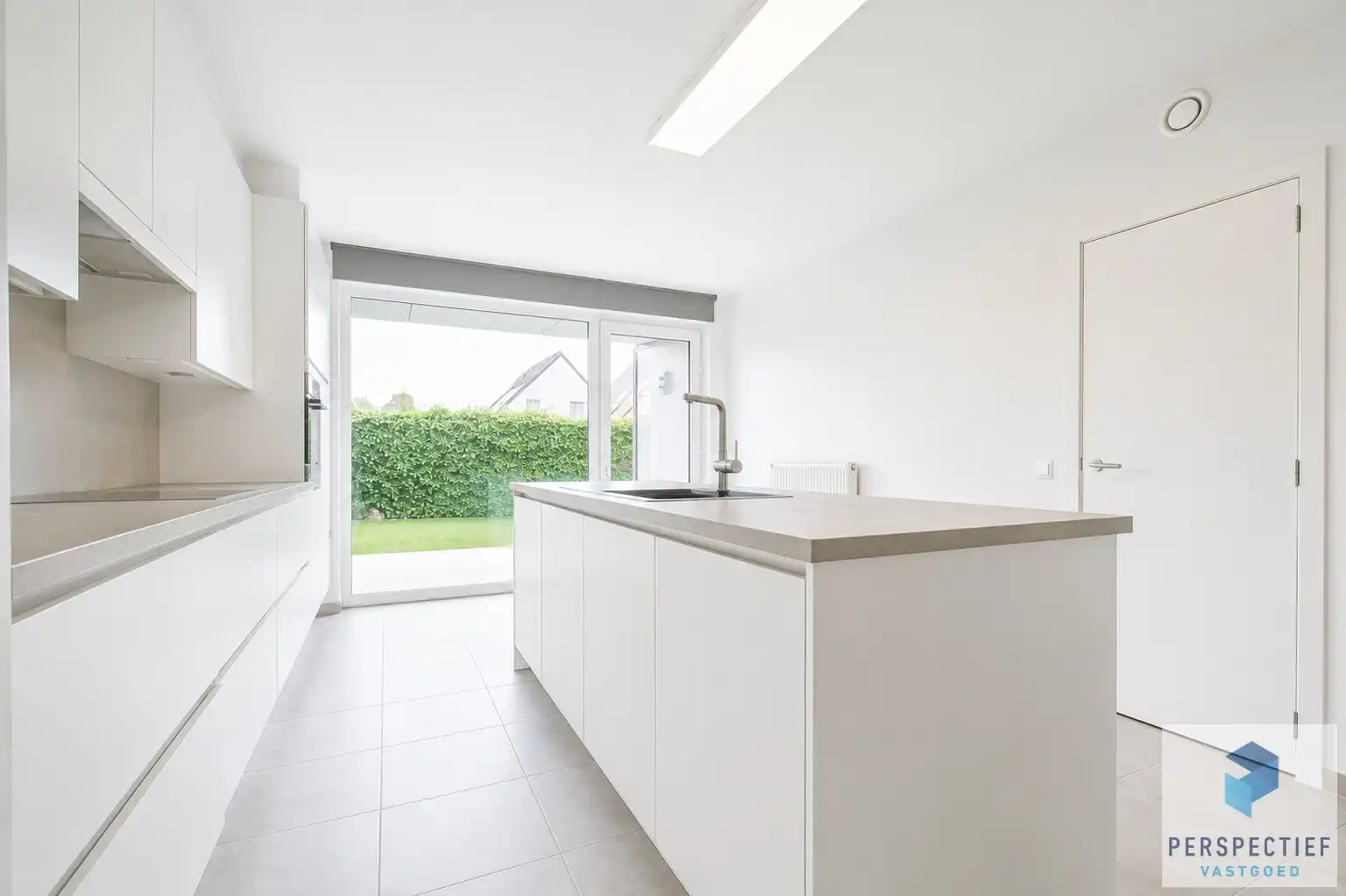 Ruim gelijkvloers appartement met 2 slaapkamers, voor- én achtertuin met terras & mogelijkheid tot aankoop staanplaats foto 7